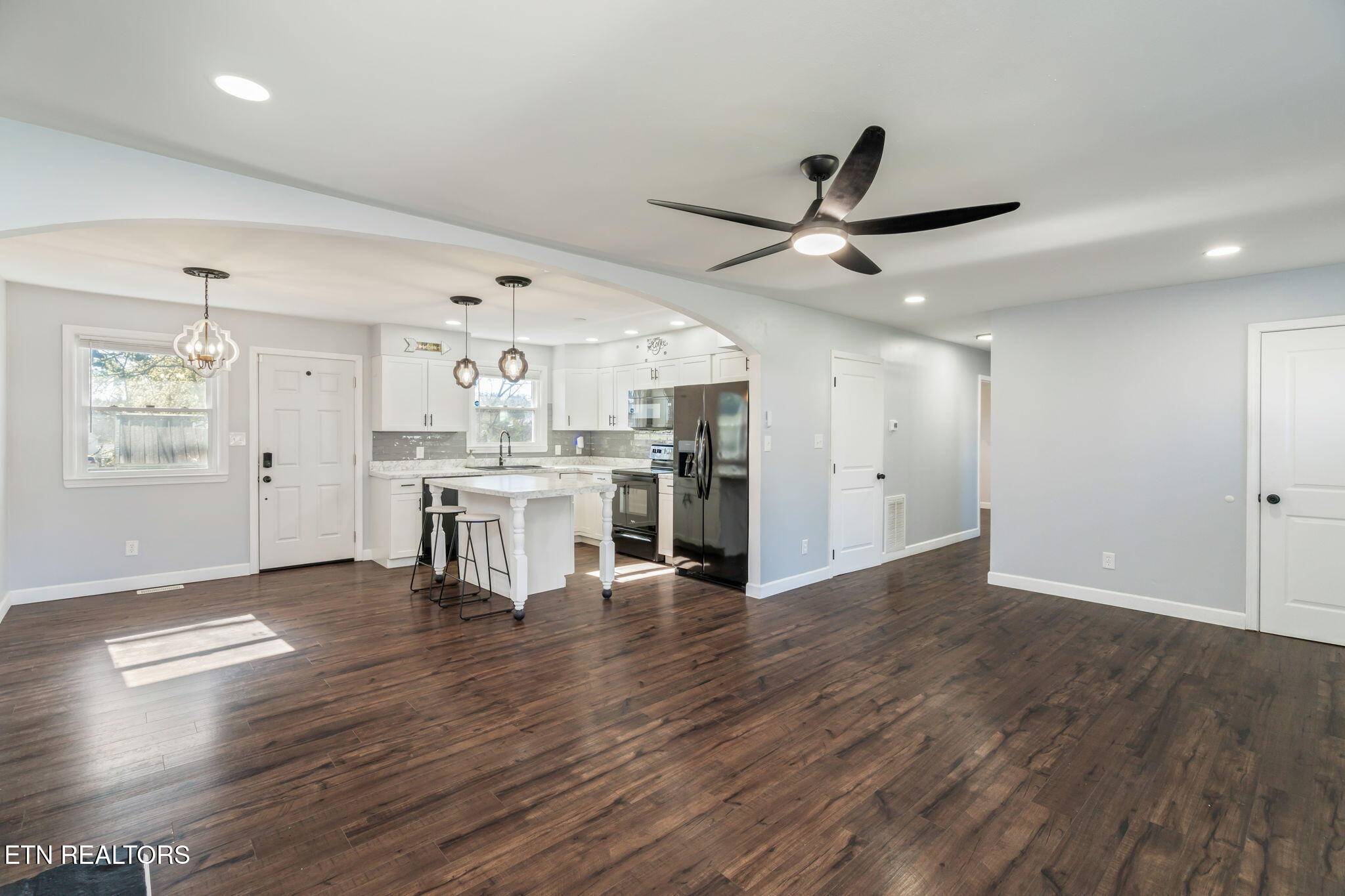 Knoxville, TN 37921,5112 Woodglen DR