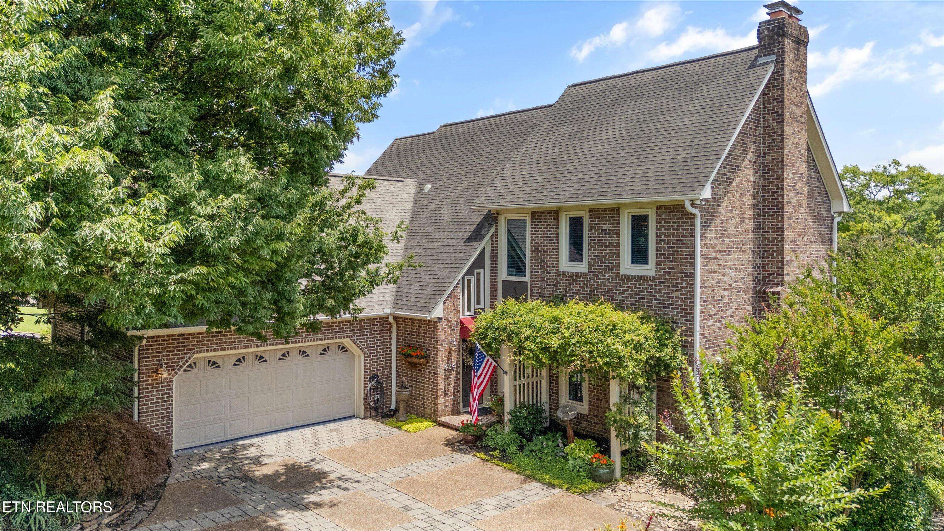 Knoxville, TN 37919,424 Boxwood
