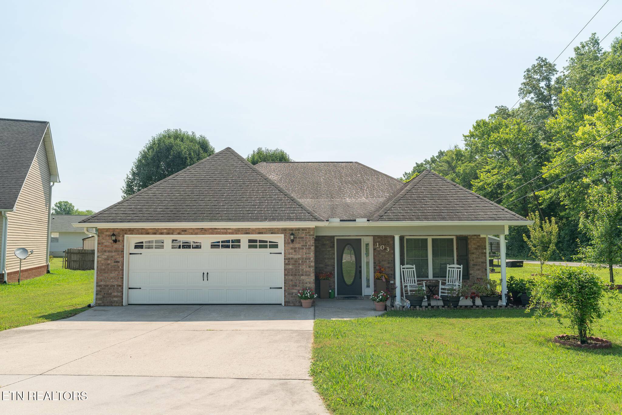 Oliver Springs, TN 37840,103 Robinson CT