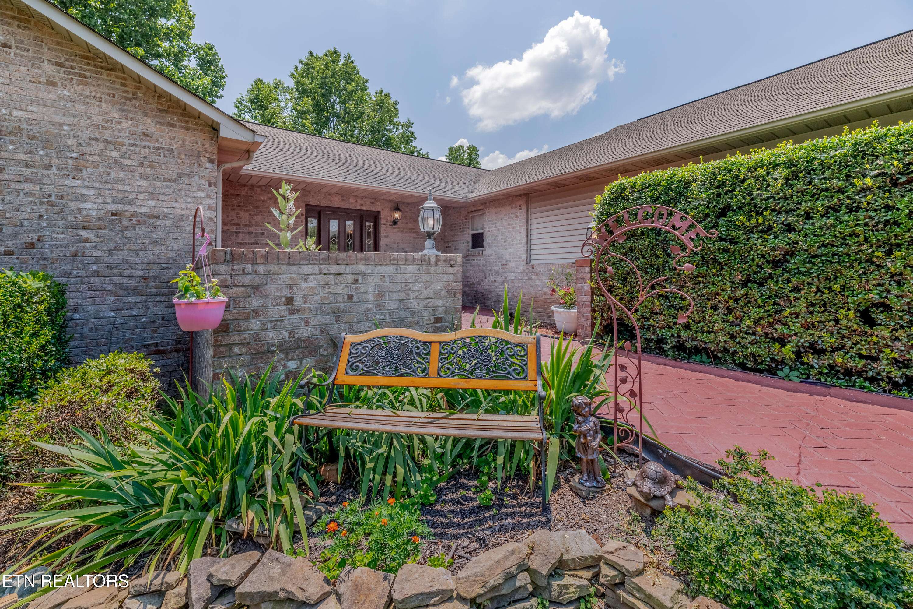 Loudon, TN 37774,160 Amohi WAY