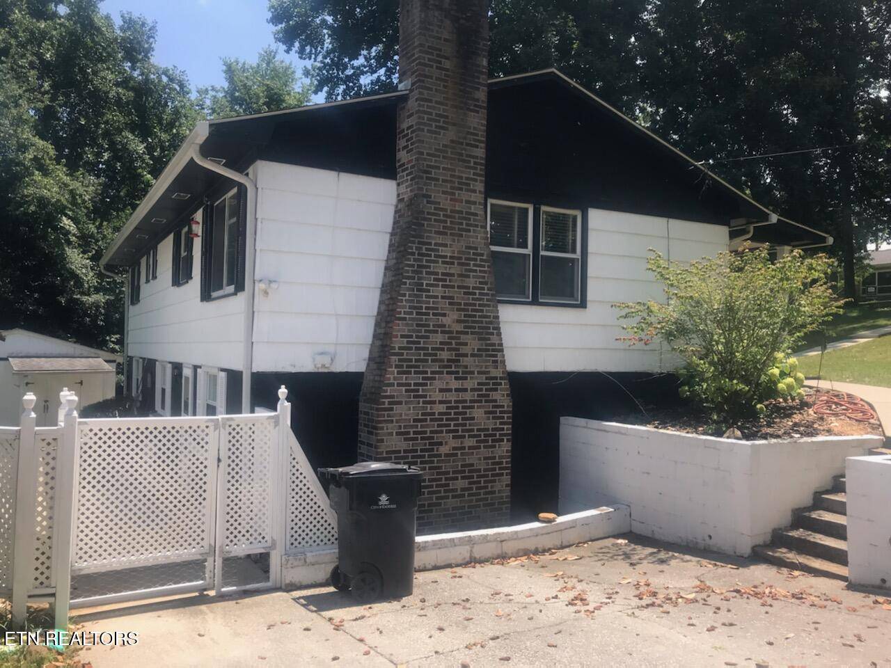 Knoxville, TN 37912,5814 Blossom Rd