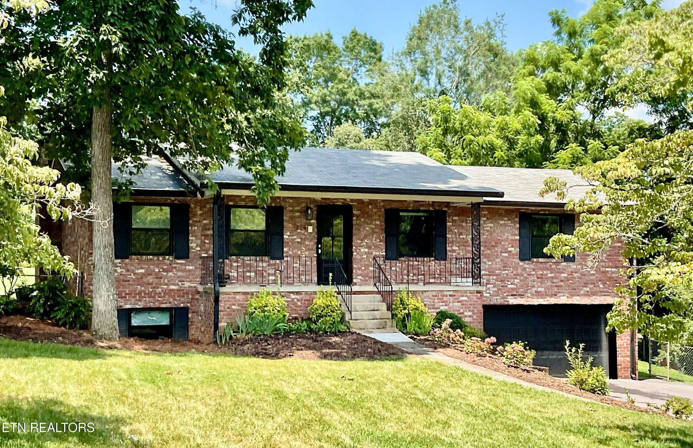Knoxville, TN 37934,233 Chaho Rd #3