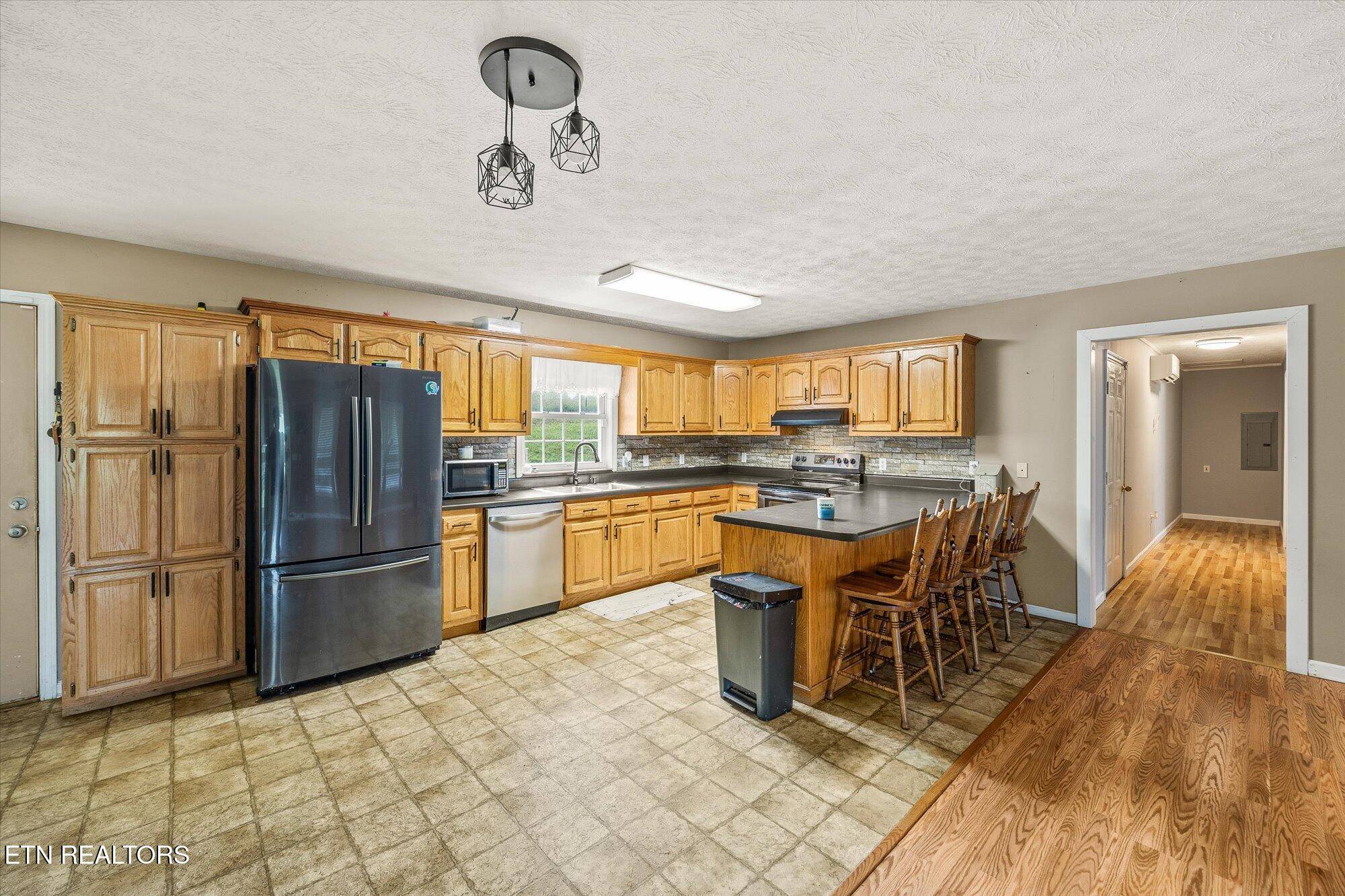 Byrdstown, TN 38549,3135 Mullins Rd