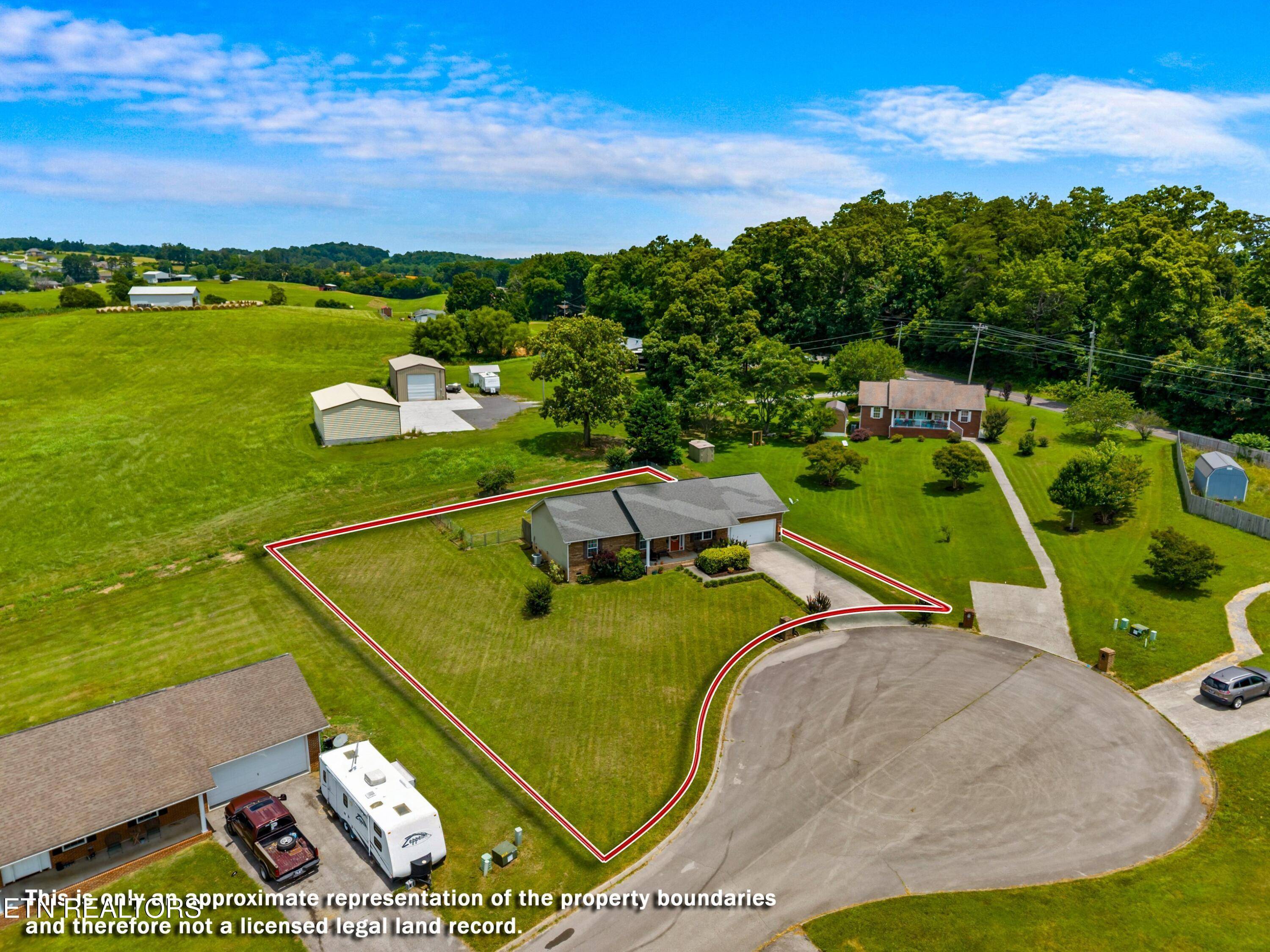 Dandridge, TN 37725,923 Red Oak LN