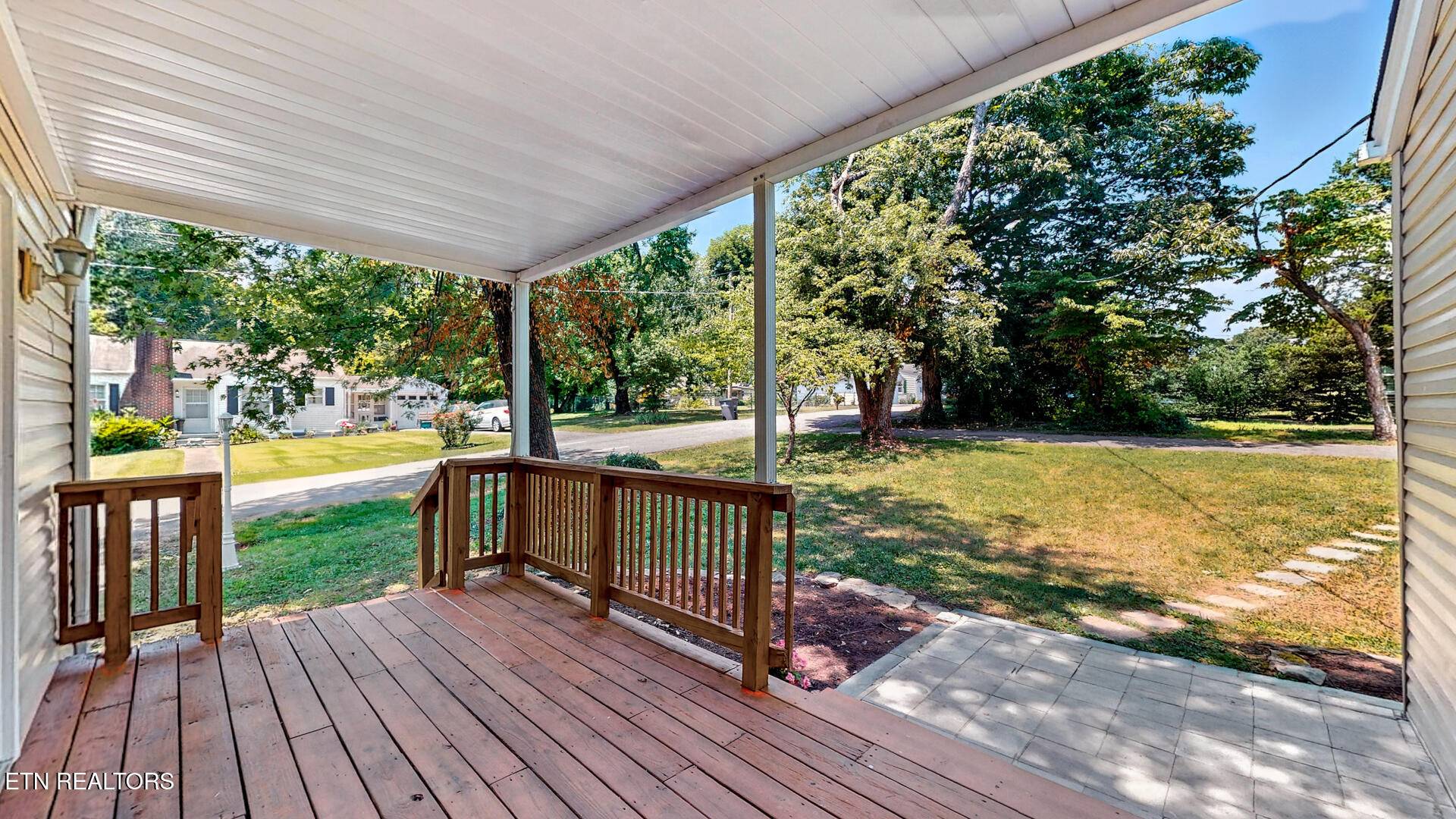 Knoxville, TN 37920,123 Lakeview DR