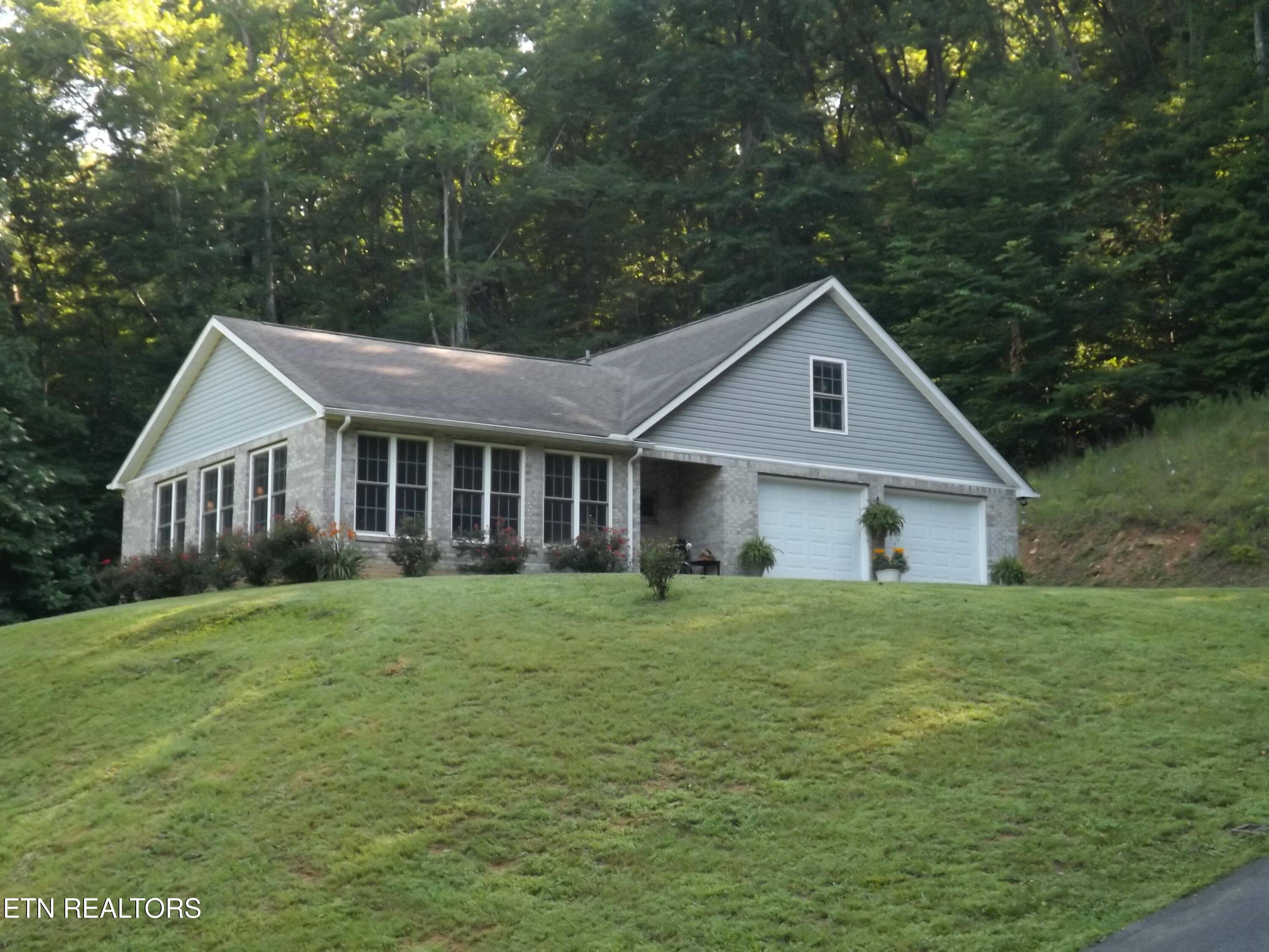Middlesboro, KY 40965,440 Sams Mountain