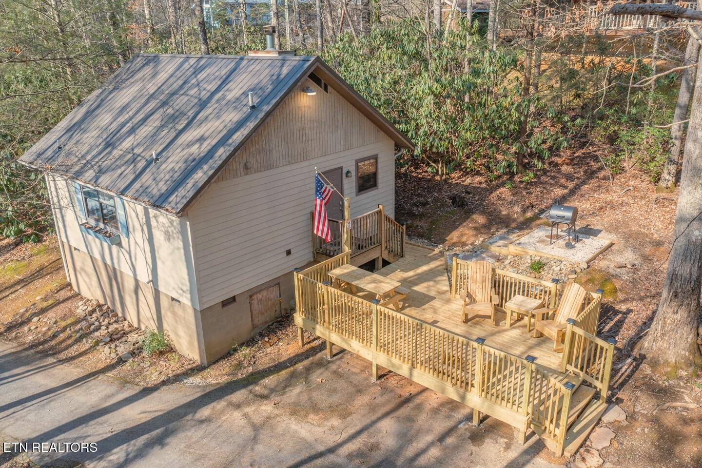 Gatlinburg, TN 37738,216 Whaley DR