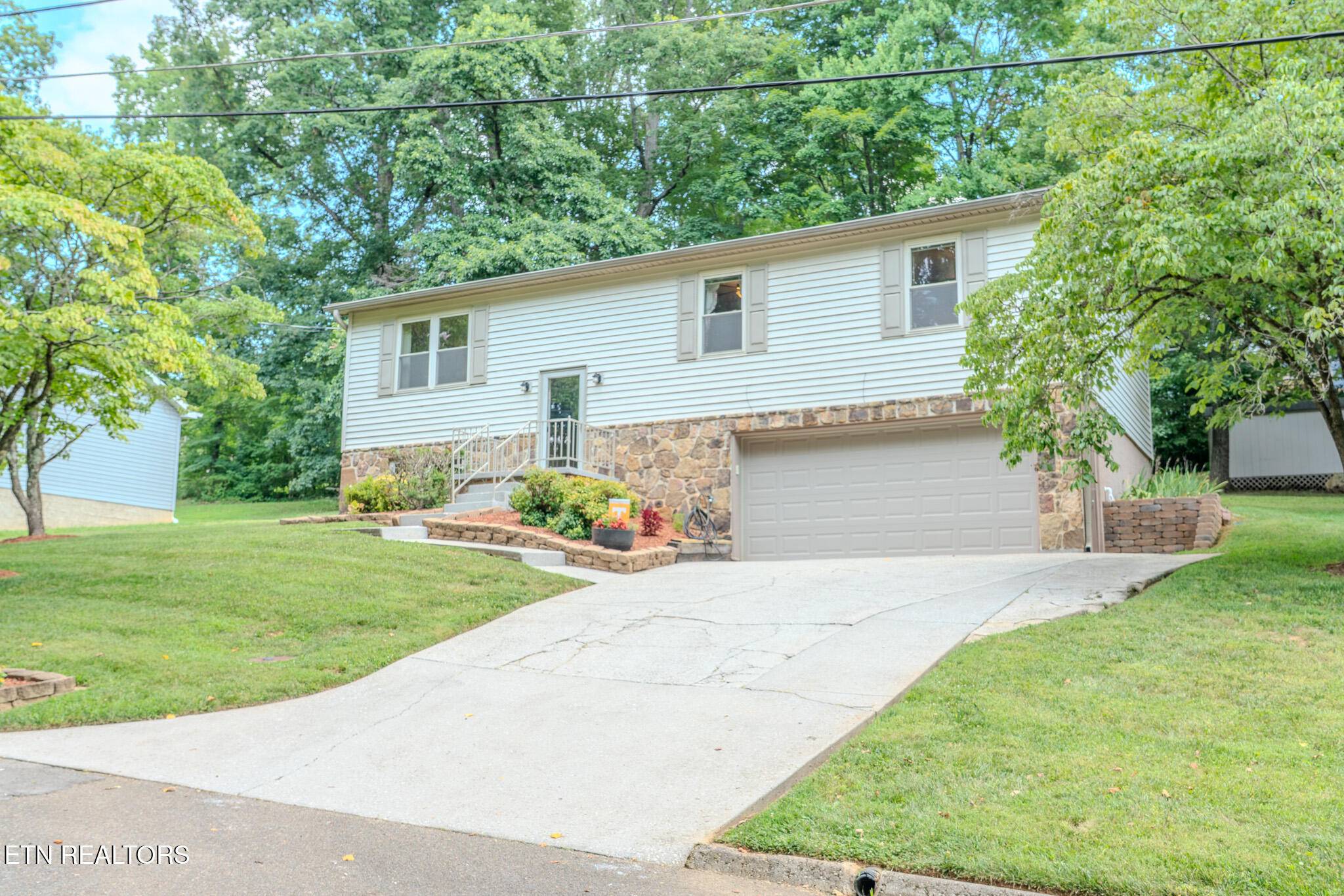 Knoxville, TN 37921,5005 Laurel Woods DR