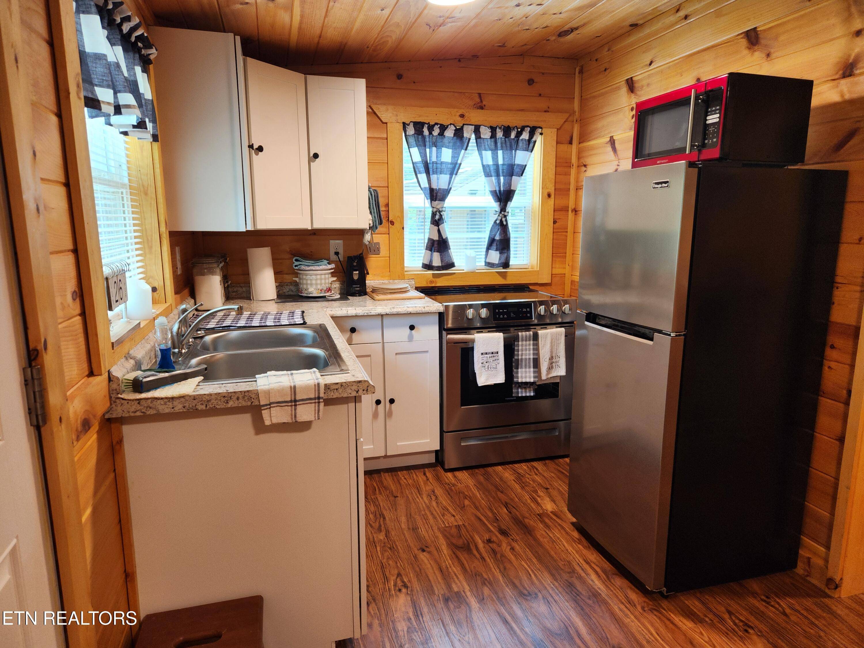 Cosby, TN 37722,151 Stonewall WAY