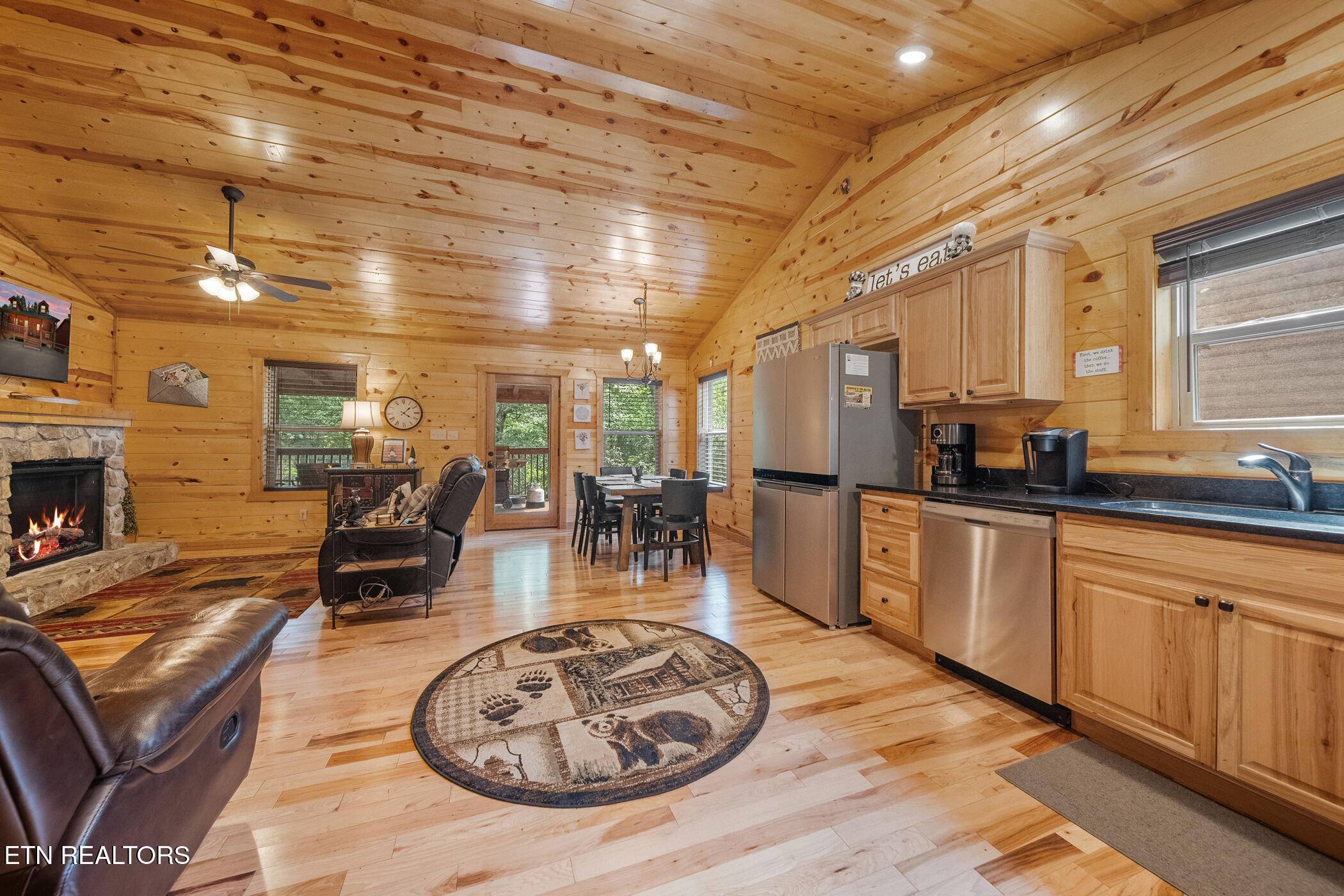 Sevierville, TN 37876,646 Stockton DR