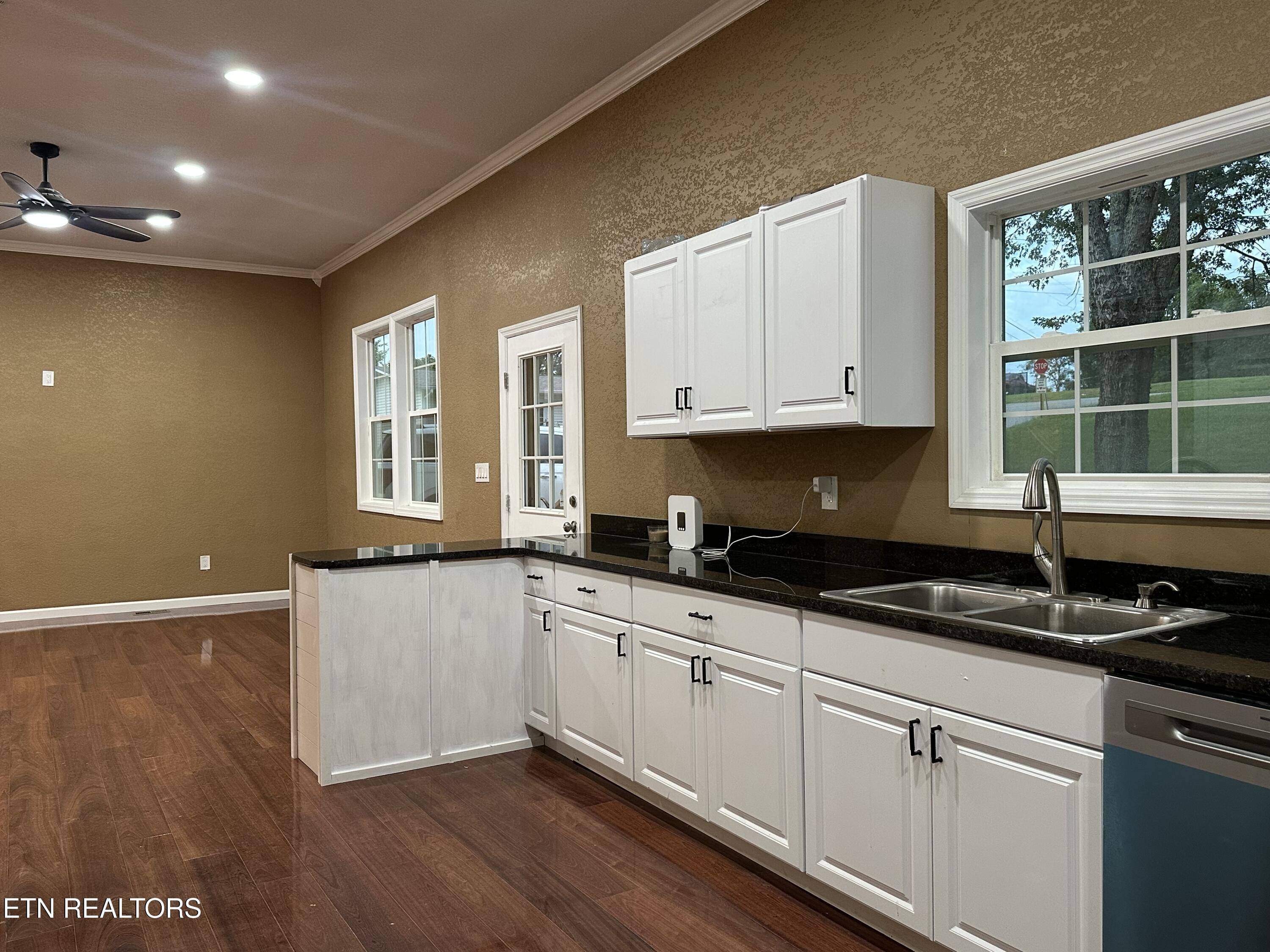 Lafollette, TN 37766,901 Kyle St