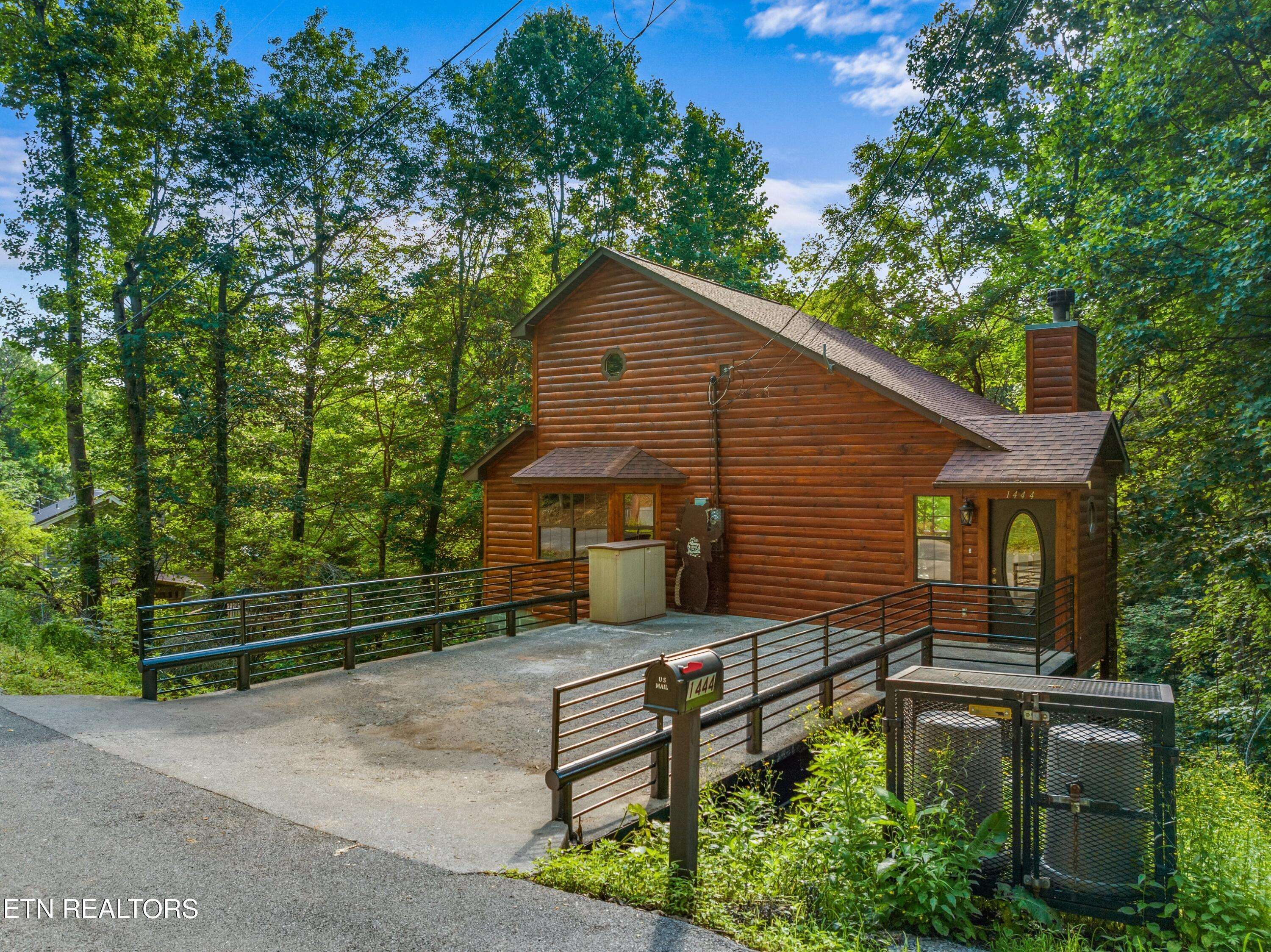 Gatlinburg, TN 37738,1444 Baden DR