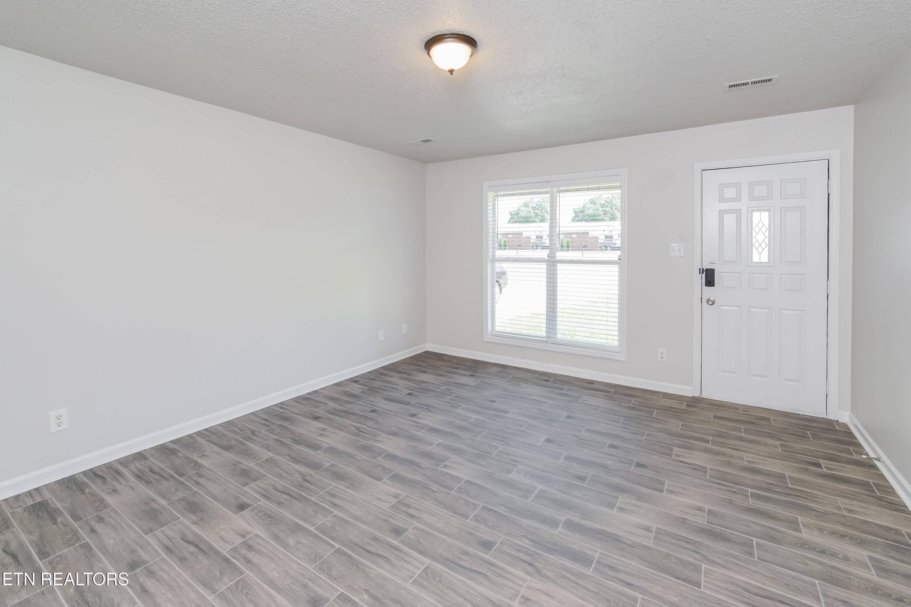 Maryville, TN 37804,378 Headrickview DR