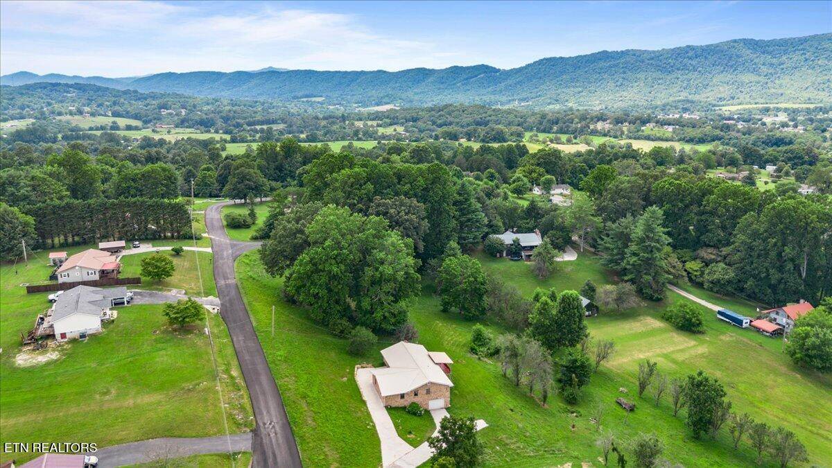 Lafollette, TN 37766,261 Lance LN