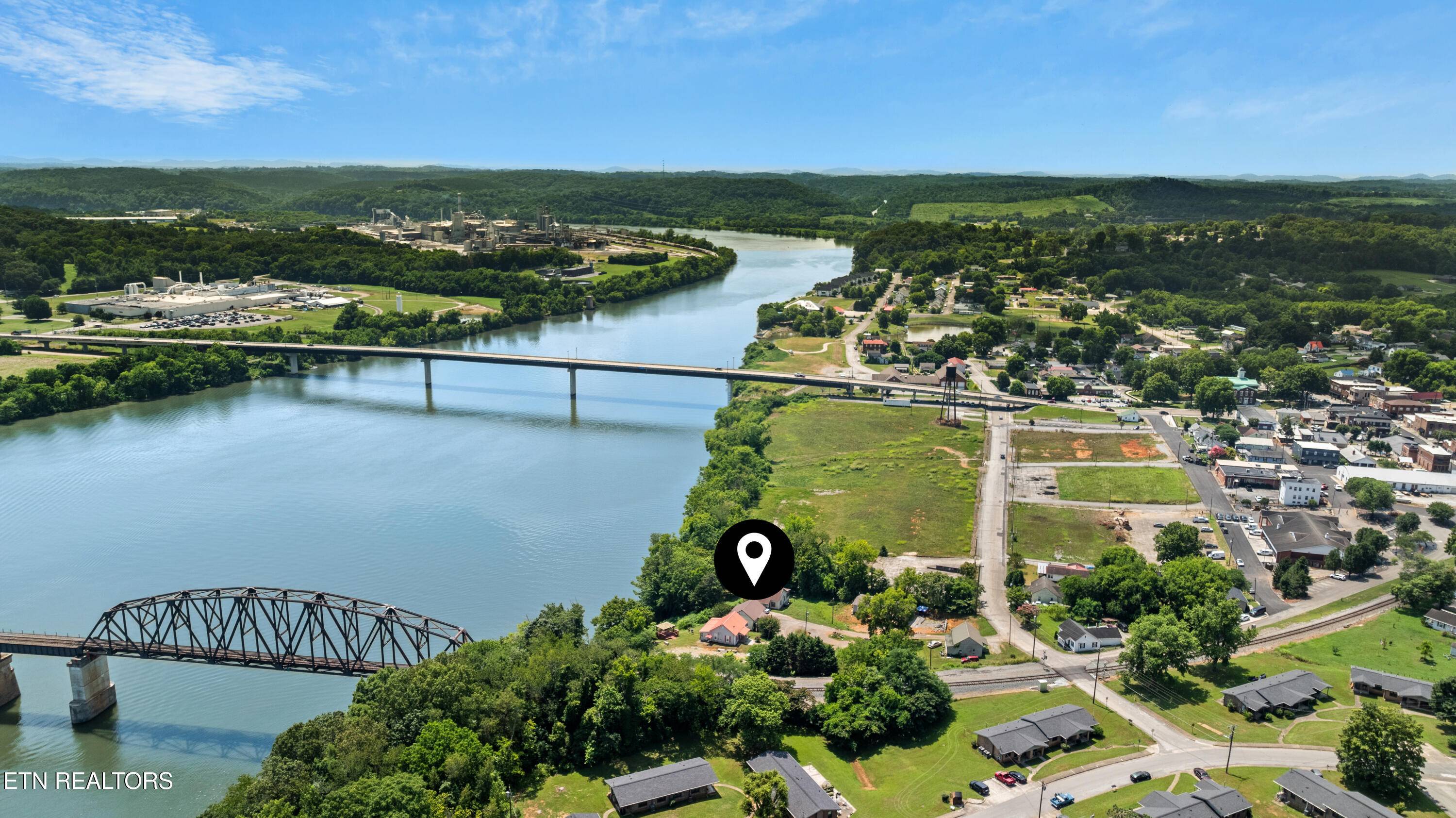 Loudon, TN 37774,15 River St