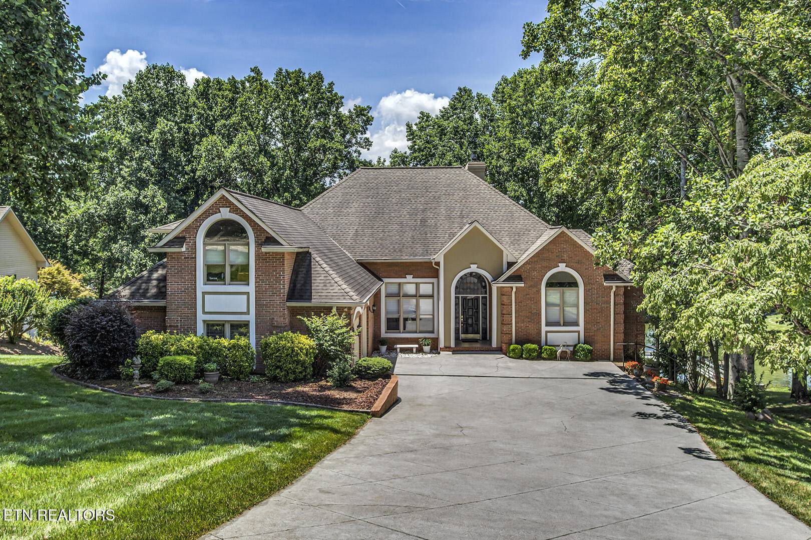 Loudon, TN 37774,222 Tecumseh WAY