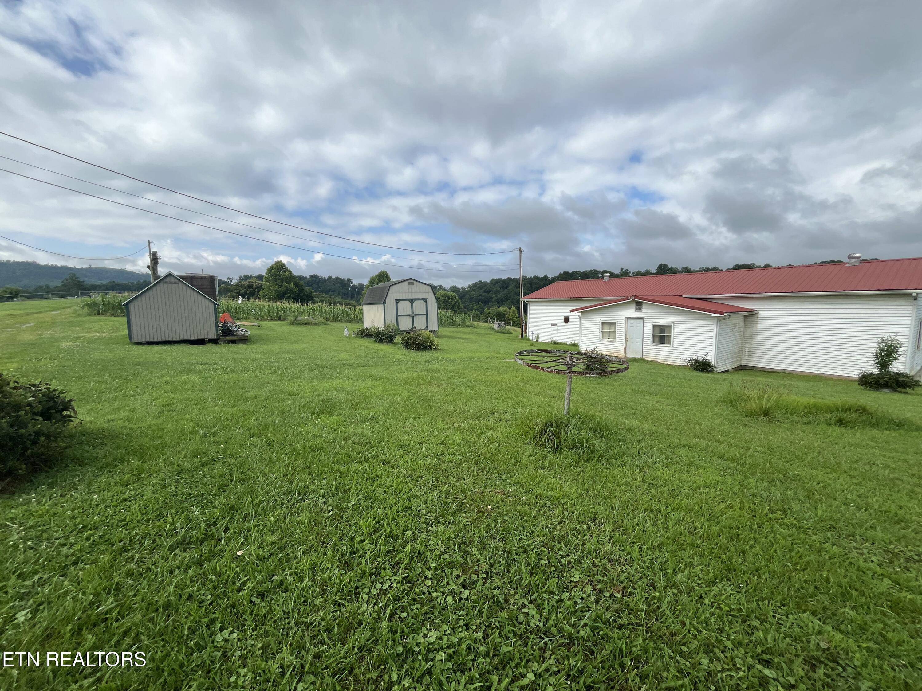 Pennington Gap, VA 24277,468 Spears DR