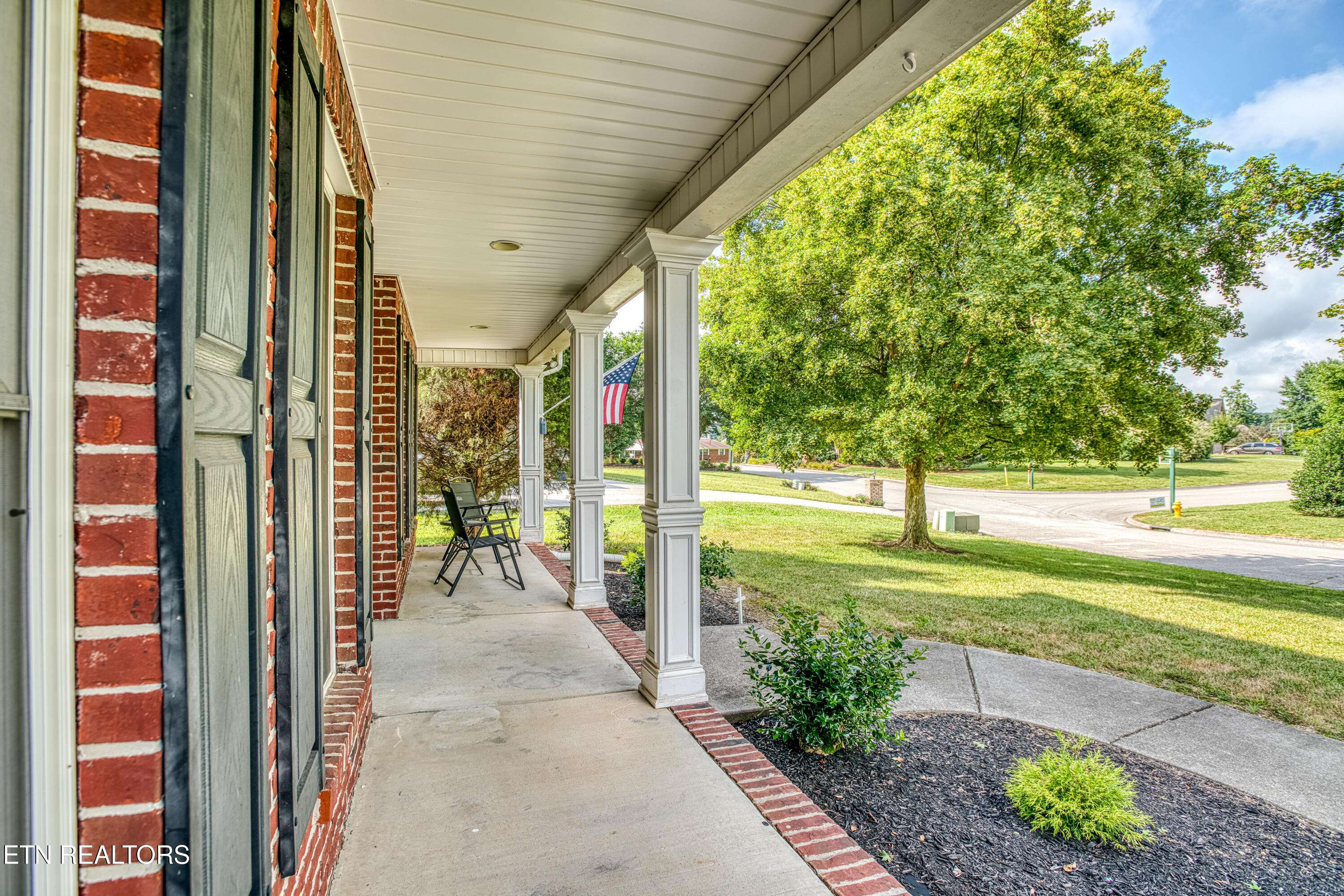 Lenoir City, TN 37771,300 Yellowstone LN