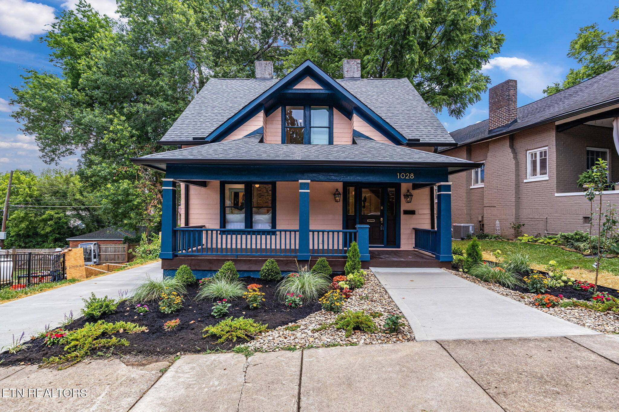 Knoxville, TN 37917,1028 Luttrell St