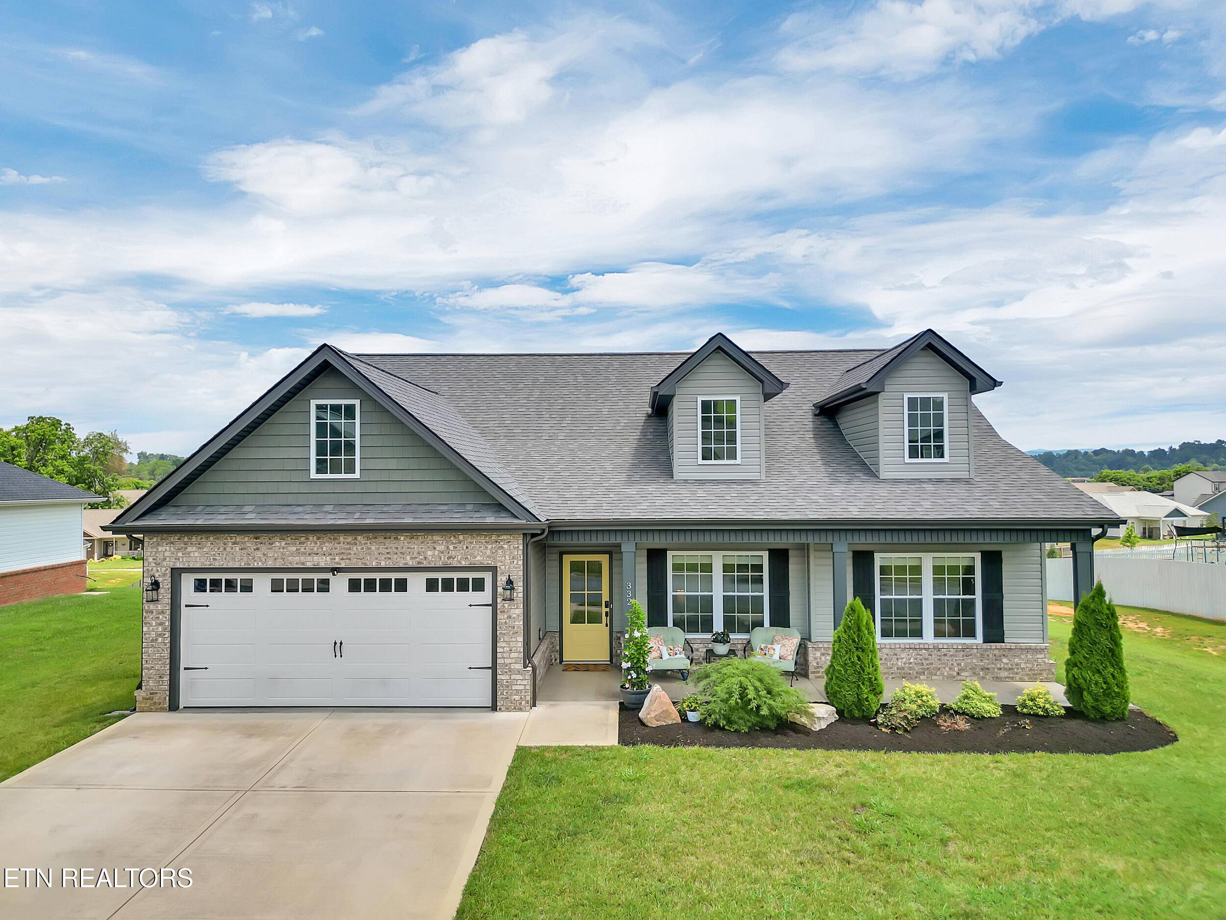 Jonesborough, TN 37659,332 Miss Maude Patton LN