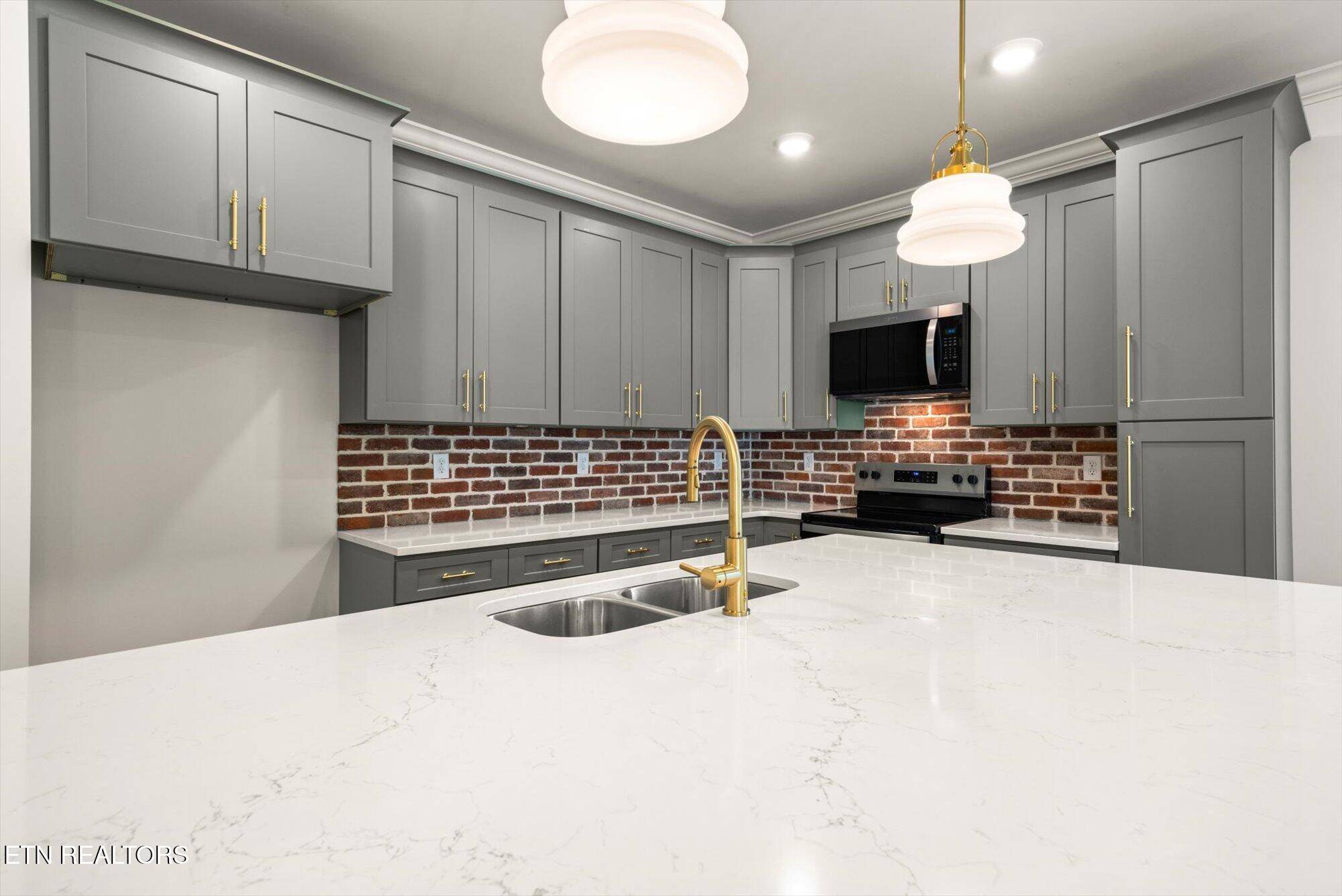 Etowah, TN 37331,911 Indiana Ave