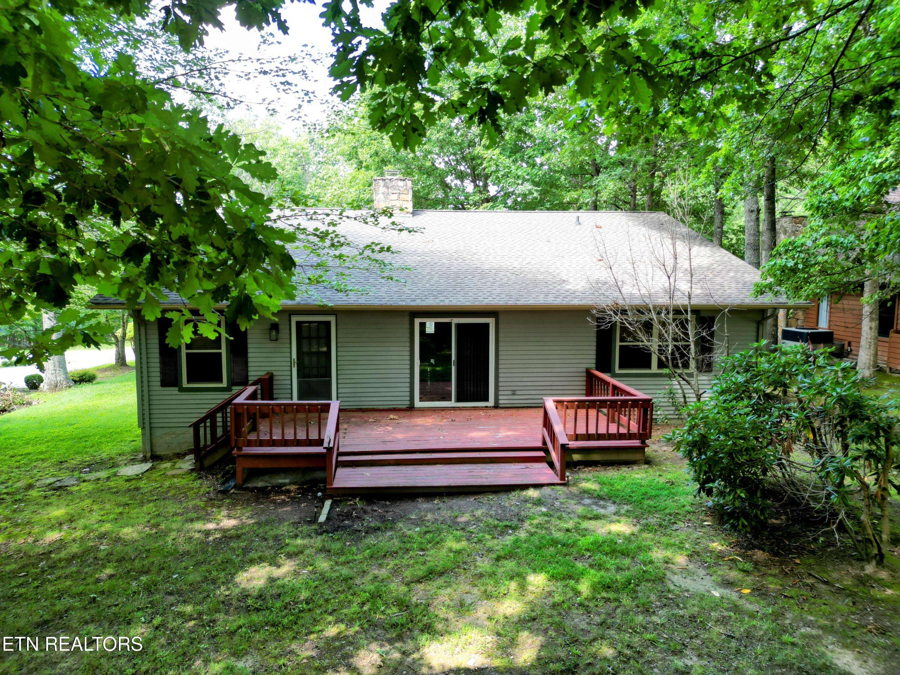 Crossville, TN 38558,215 Snead DR