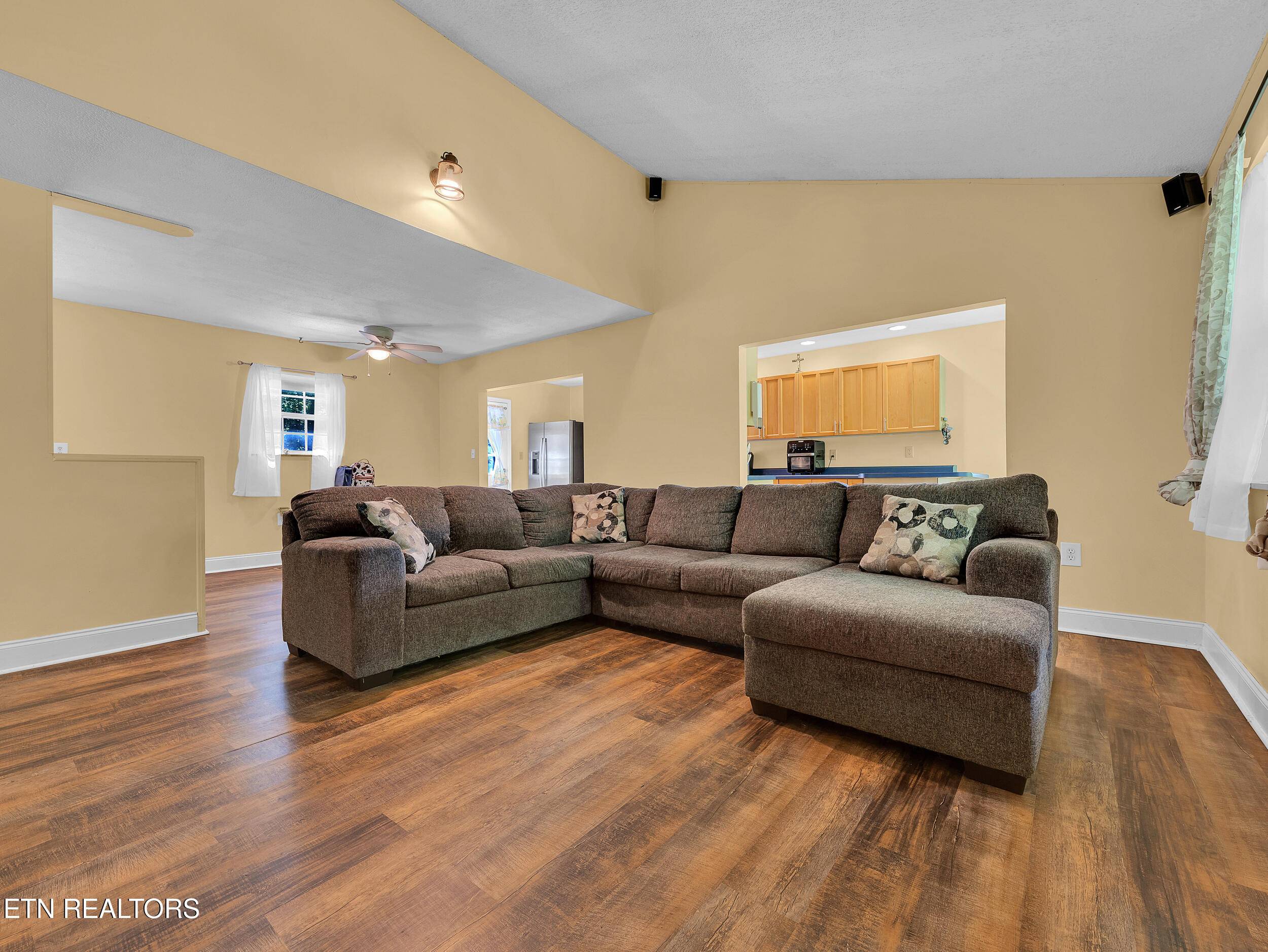 Knoxville, TN 37918,6923 Hurst LN
