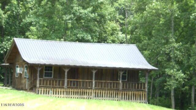Red Boiling Springs, TN 37150,925 Collins Rd