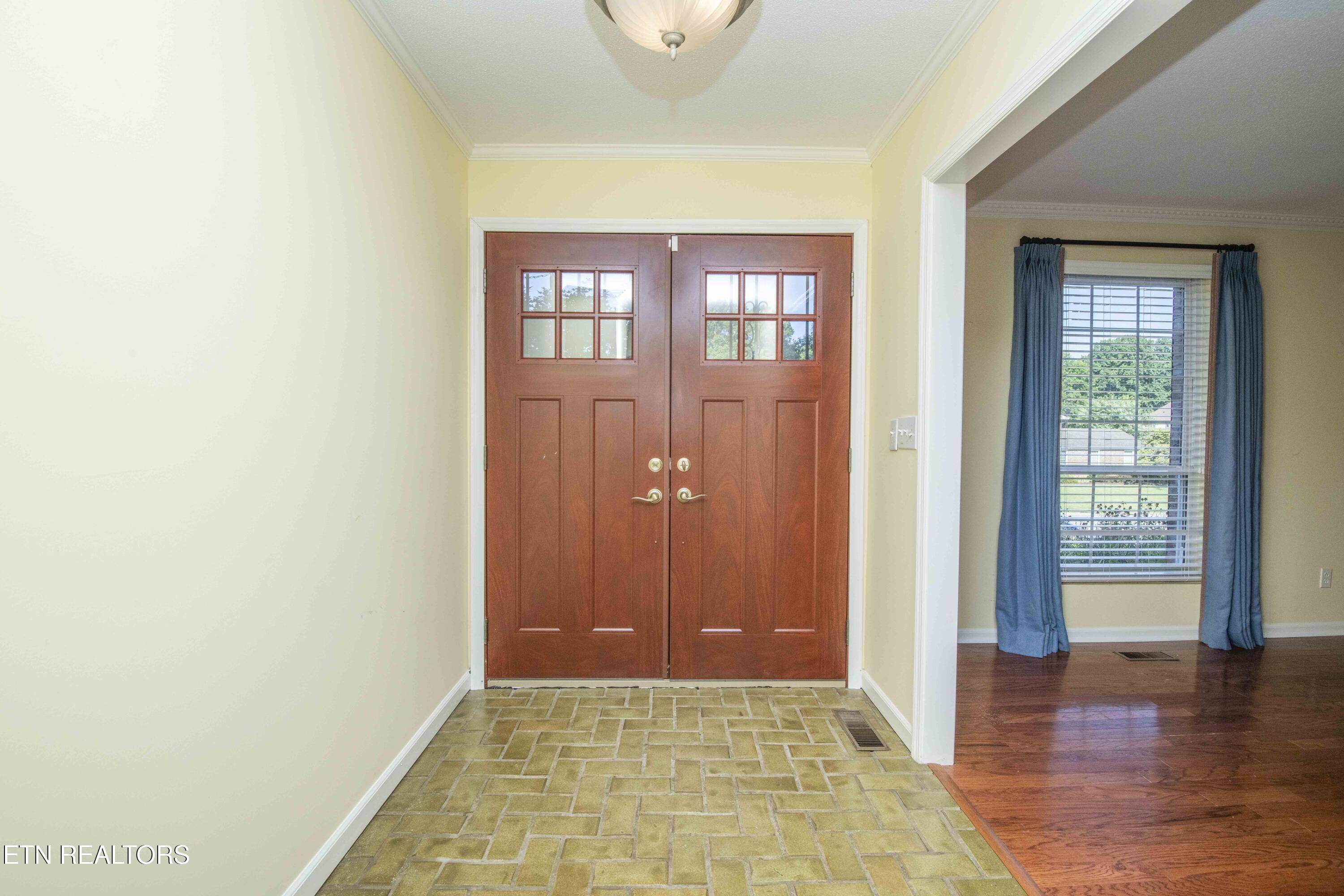 Knoxville, TN 37923,902 Ruffian LN