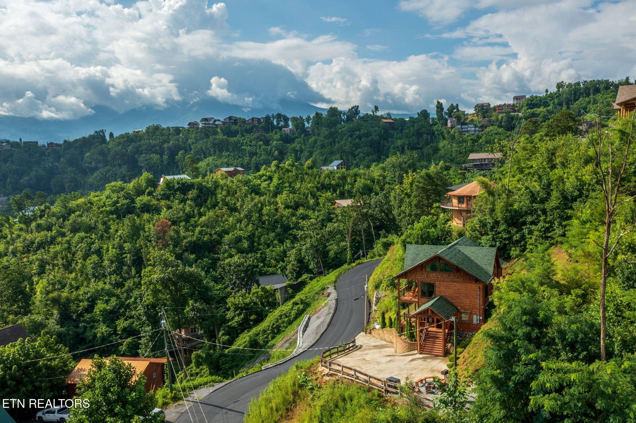 Gatlinburg, TN 37738,520 Edgewood DR