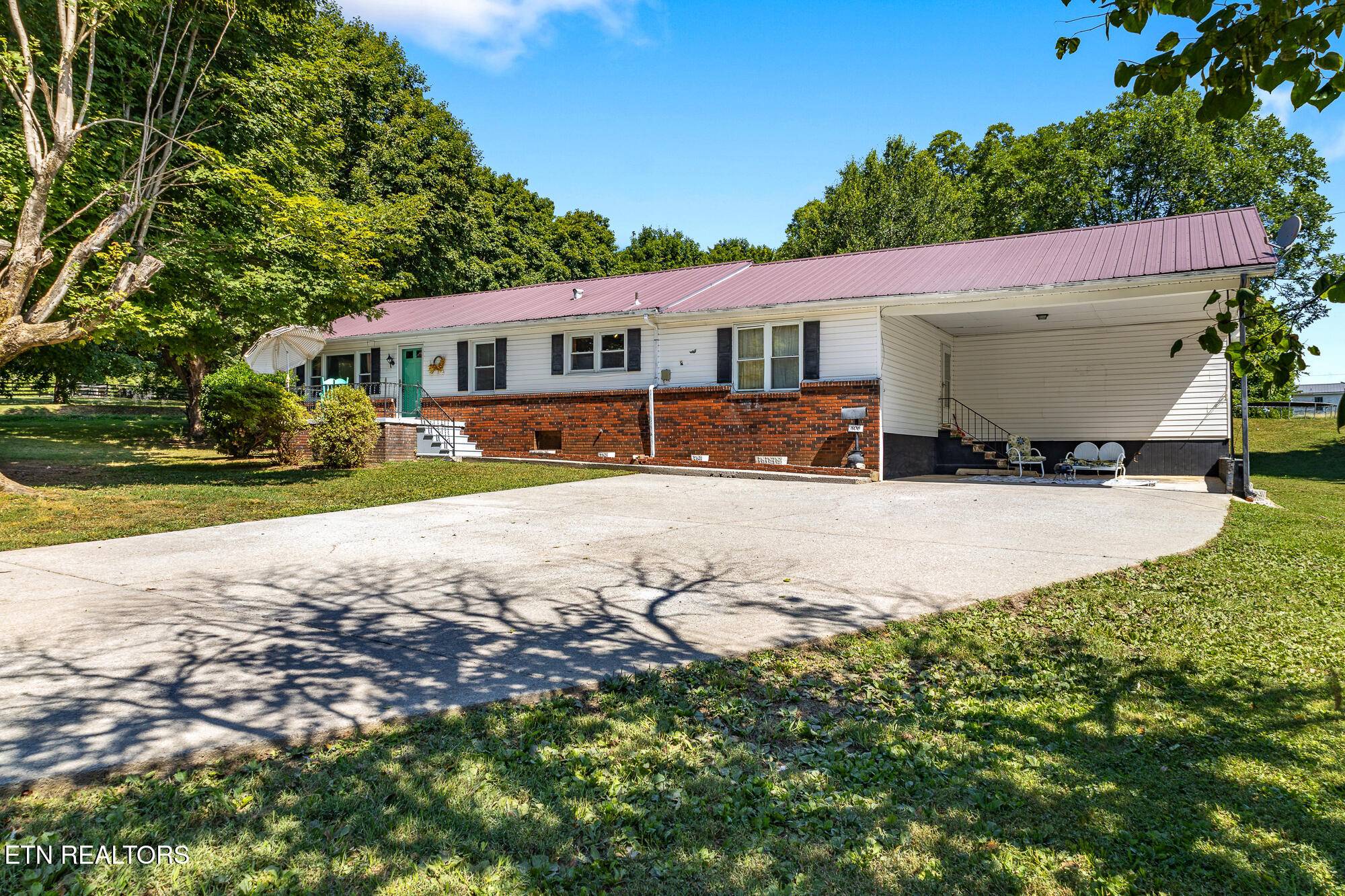 Sweetwater, TN 37874,806 Bennett St