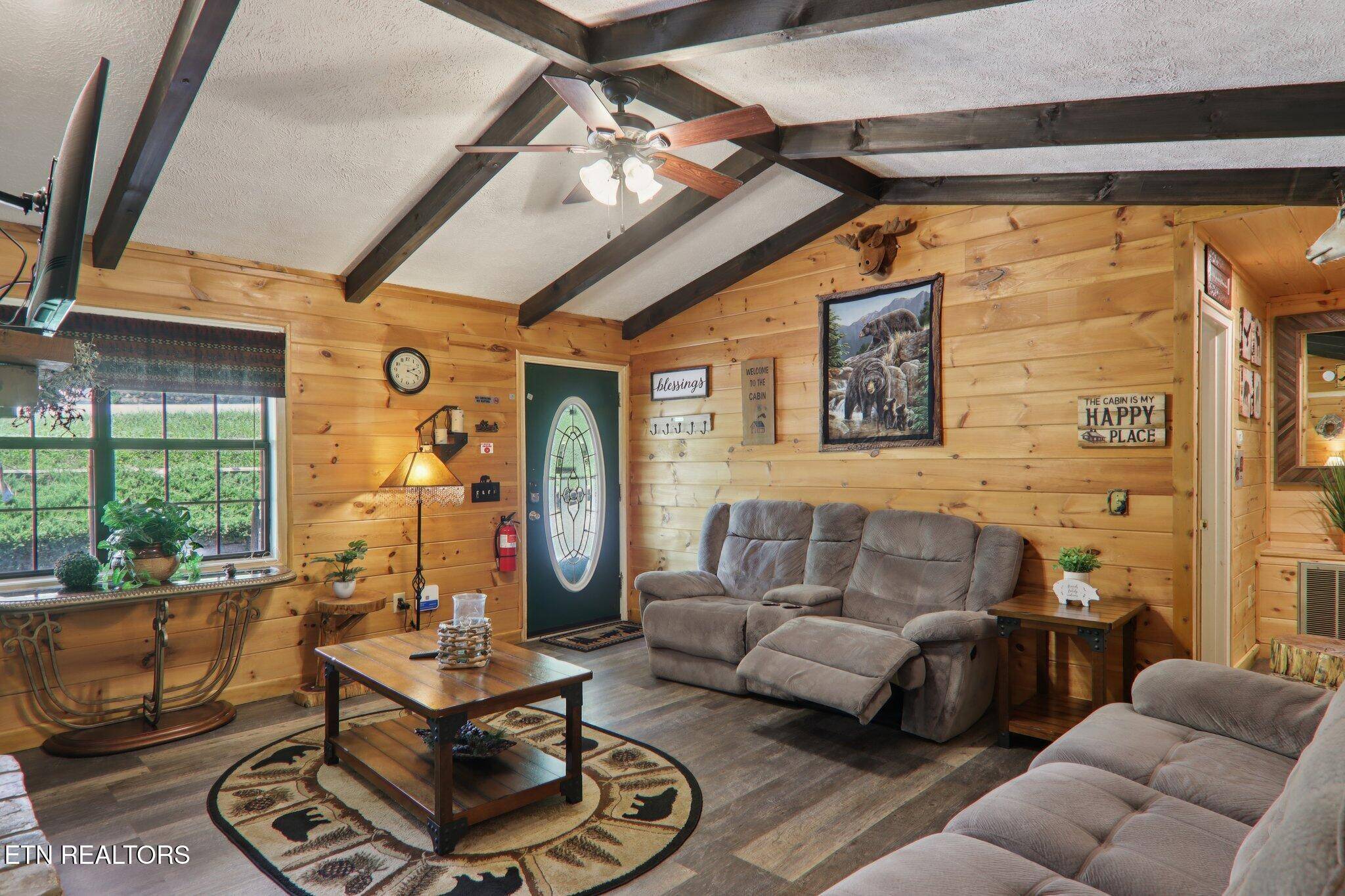 Sevierville, TN 37862,2746 Easy St