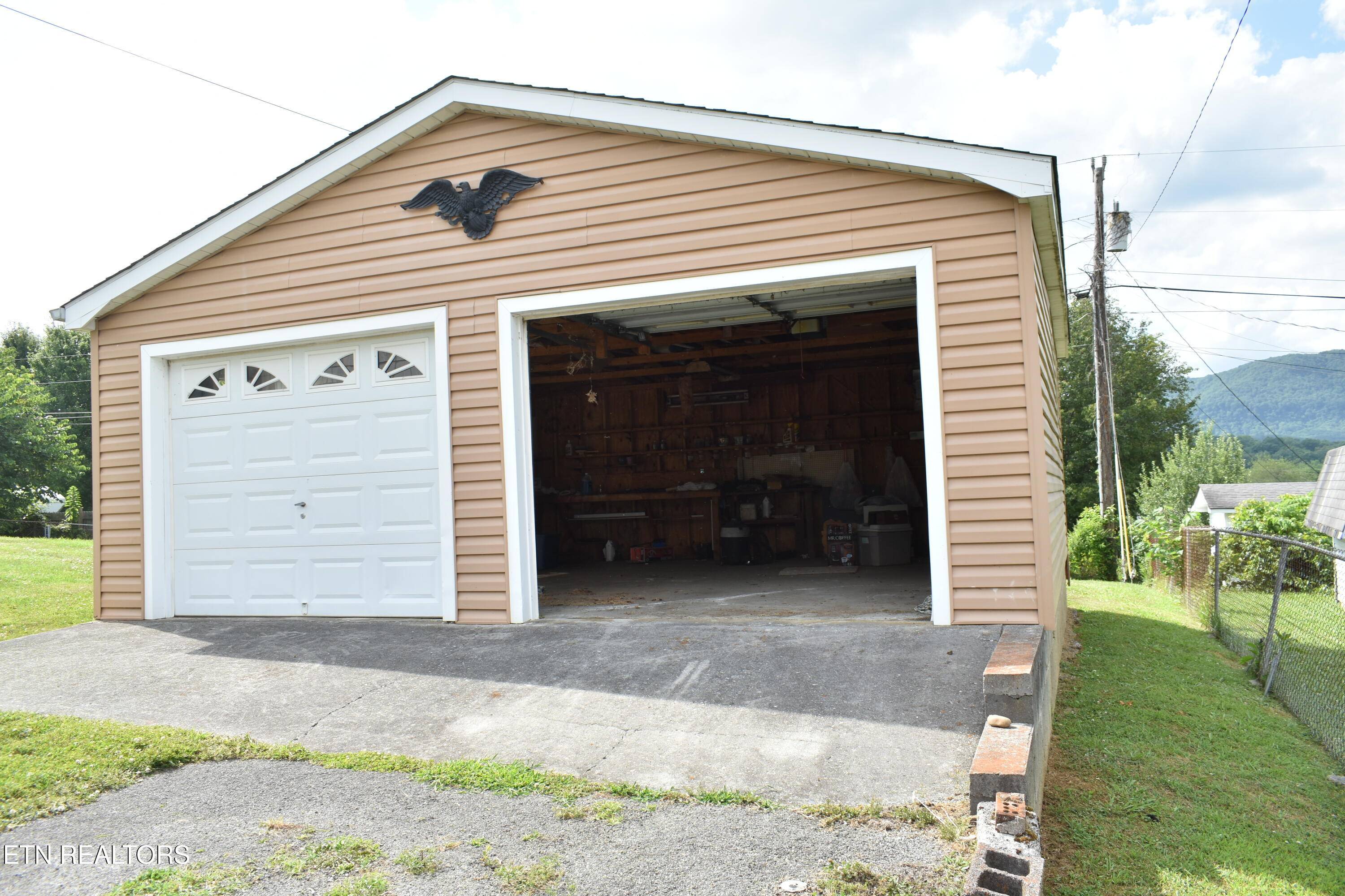 Harrogate, TN 37752,222 Lincoln DR