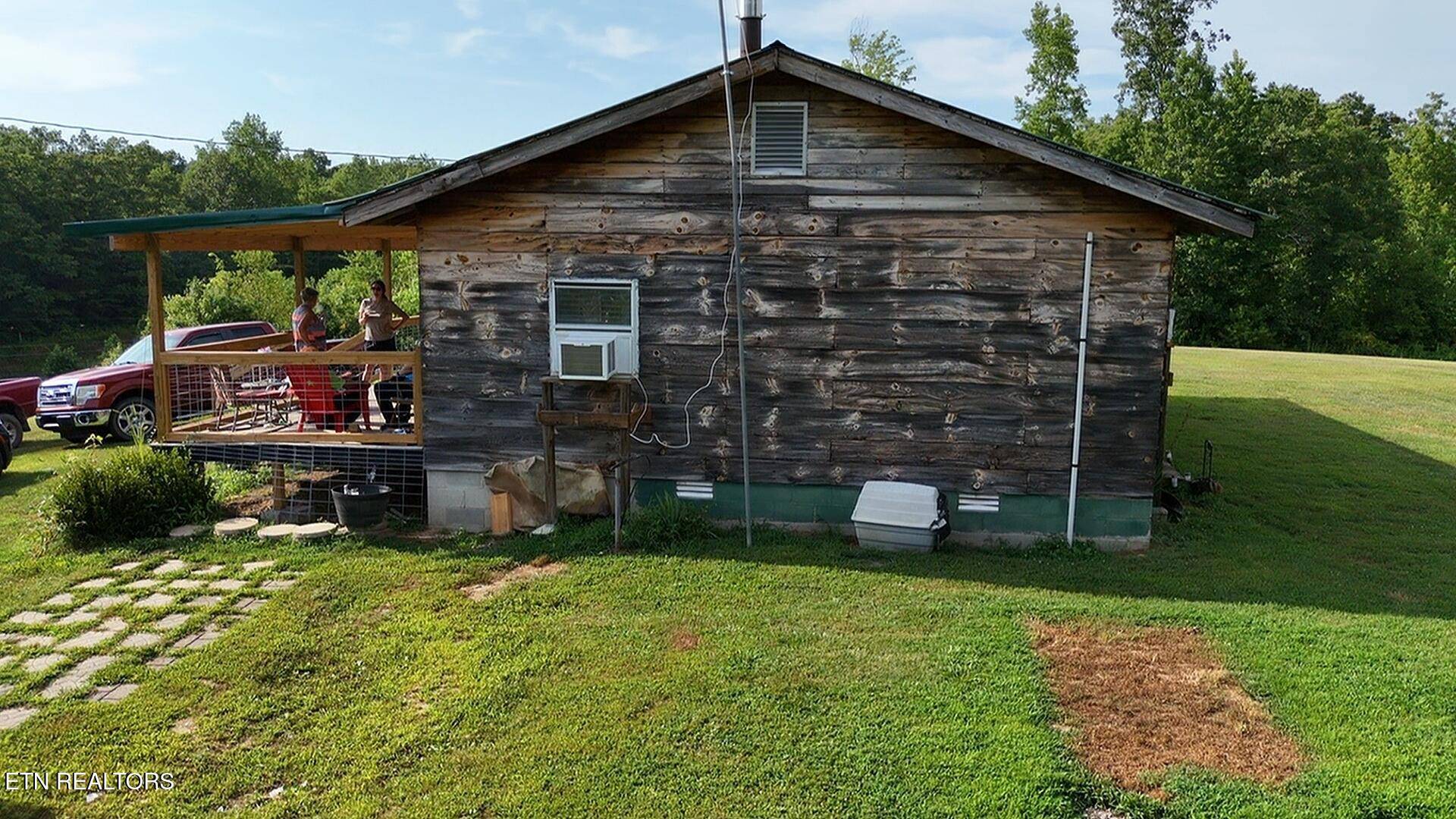 Oneida, TN 37841,6554 Grave Hill Rd