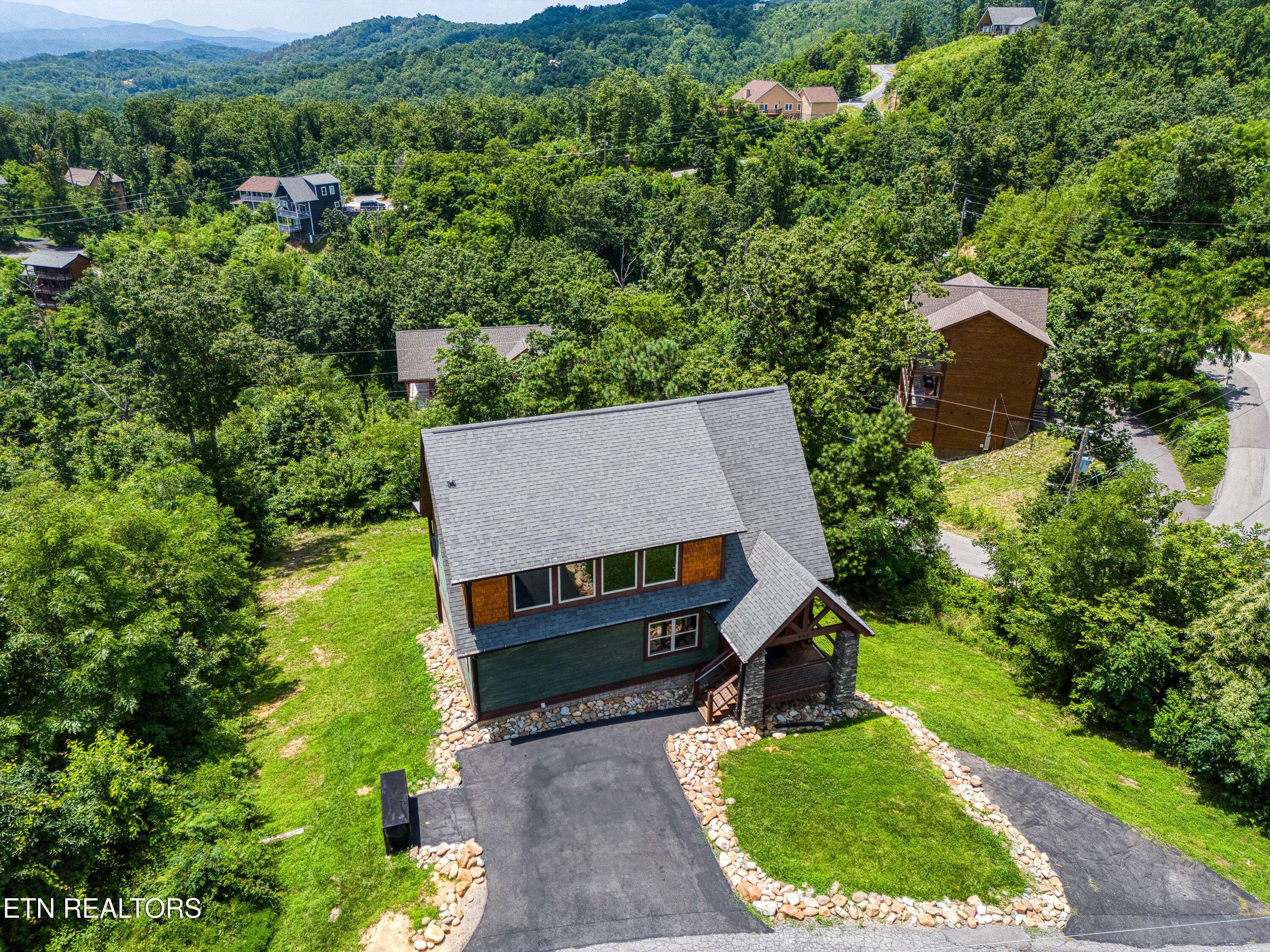 Gatlinburg, TN 37738,804 Upper Picadilly LN