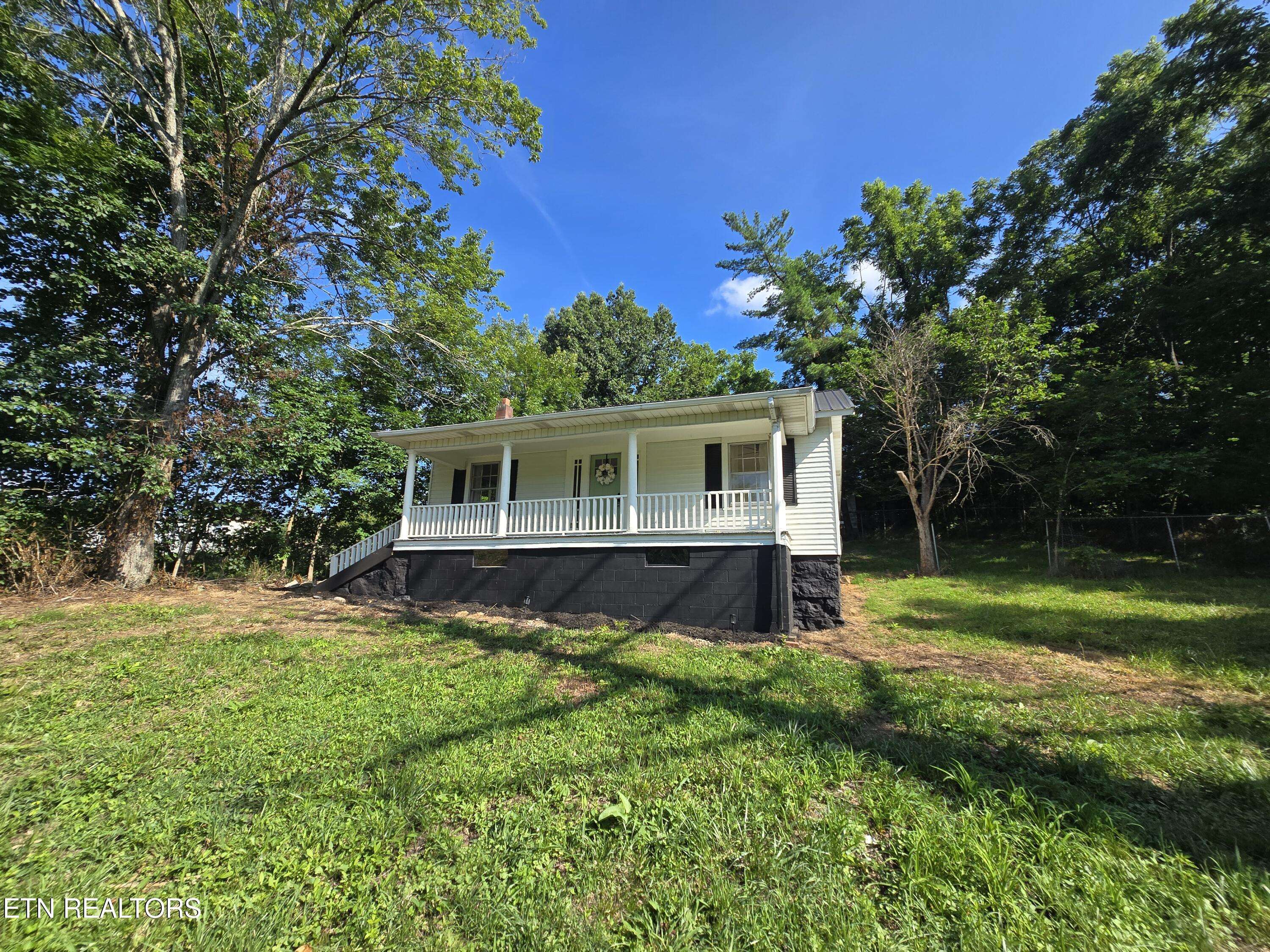 Dryden, VA 24243,204 School House Ridge Rd