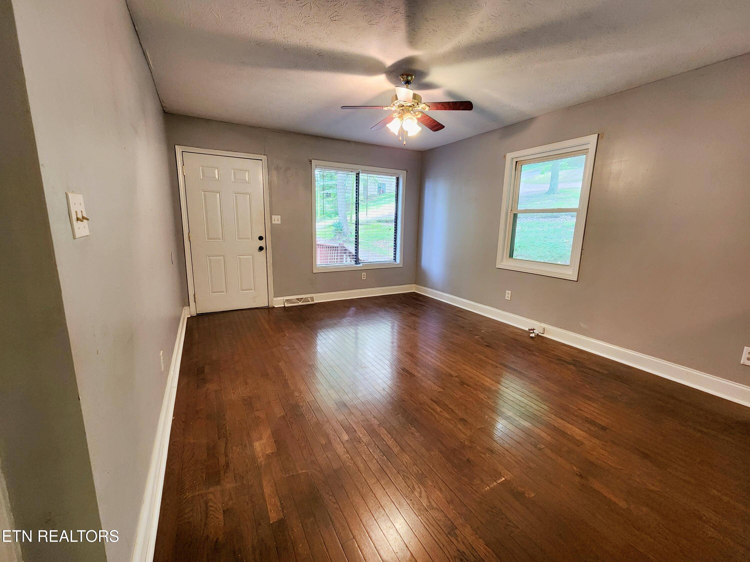 Lafollette, TN 37766,204 Donna LN