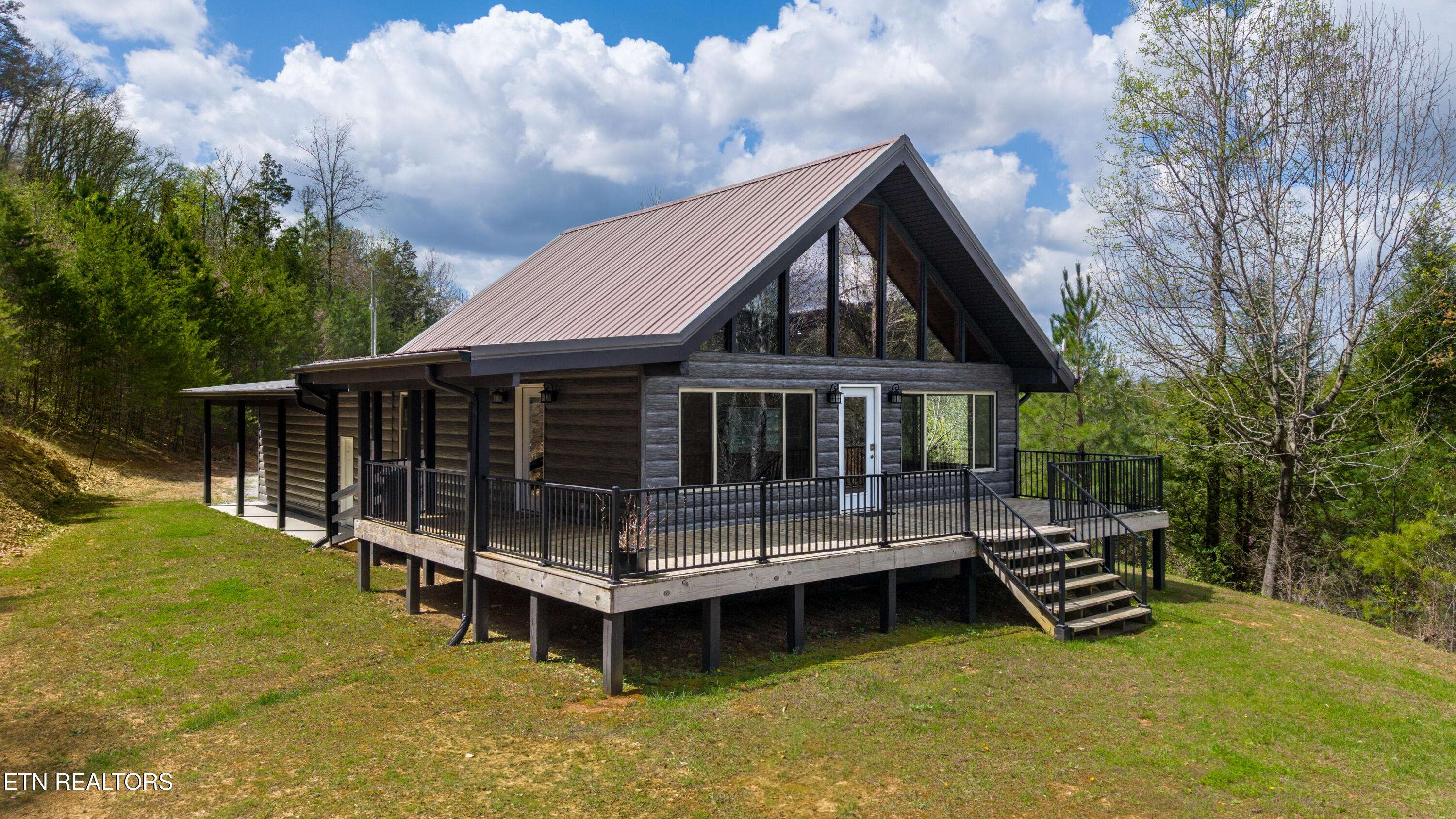 Tellico Plains, TN 37385,5121 Highway 360