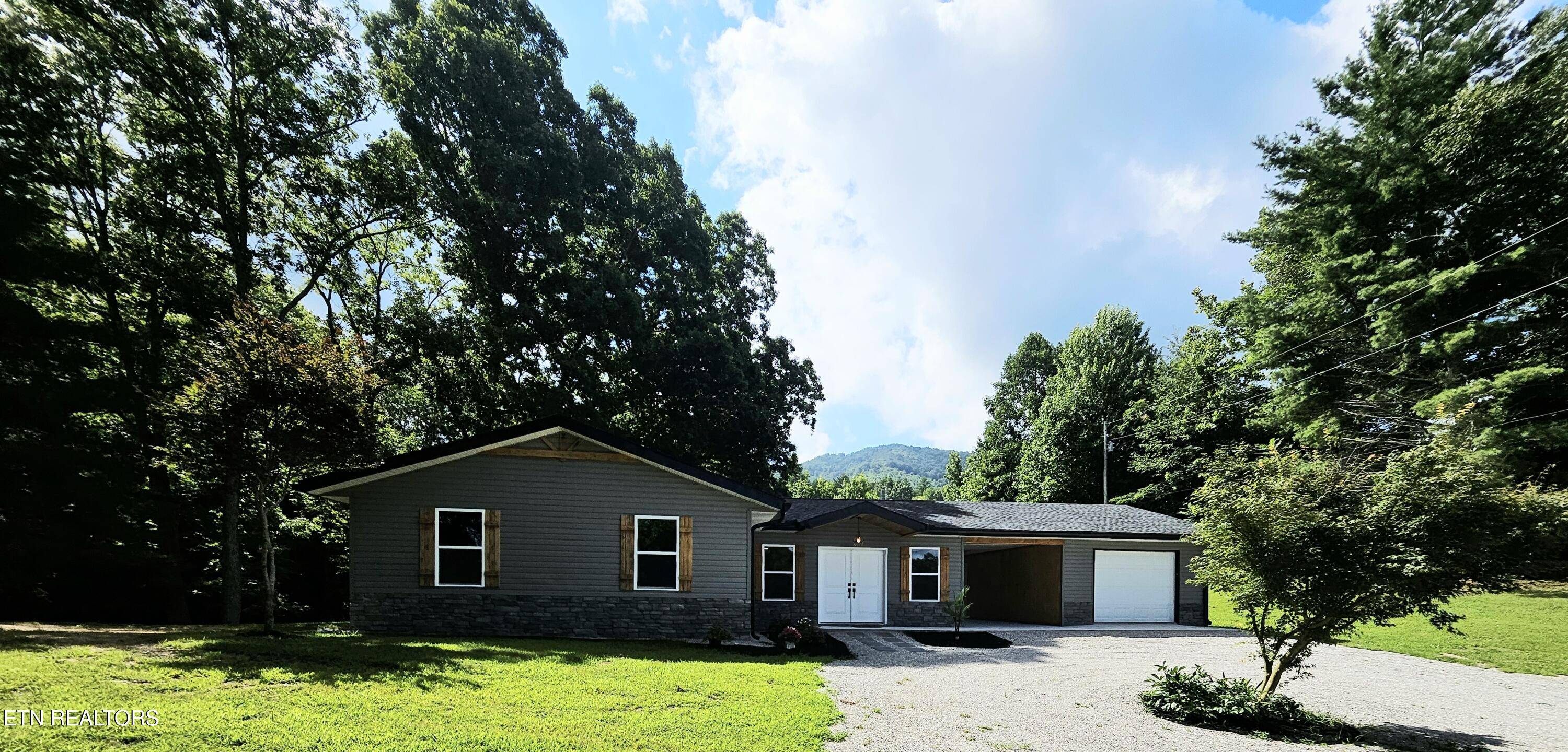 Lancing, TN 37770,240 Fox Jones Rd