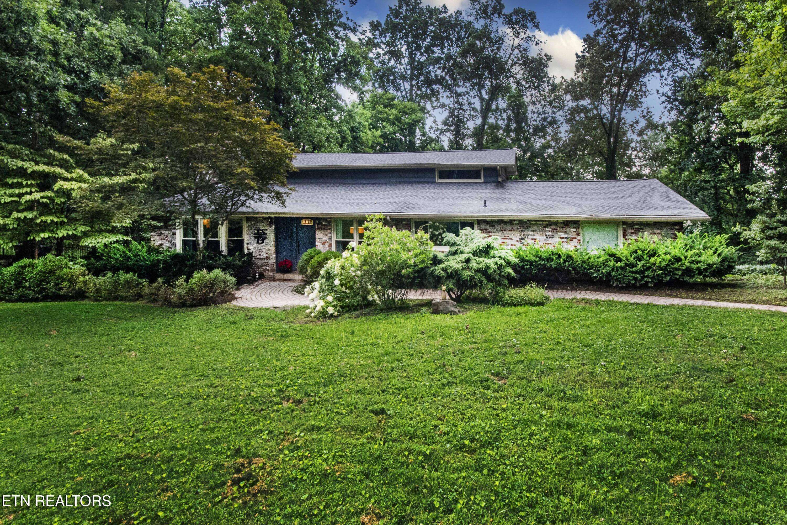 Knoxville, TN 37918,5248 Mountaincrest DR