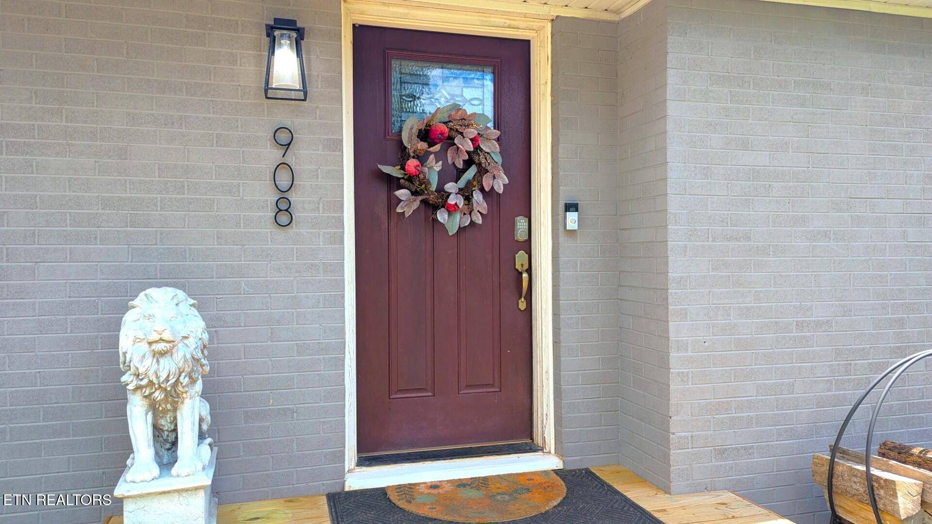 Knoxville, TN 37914,908 Wedgewood Rd