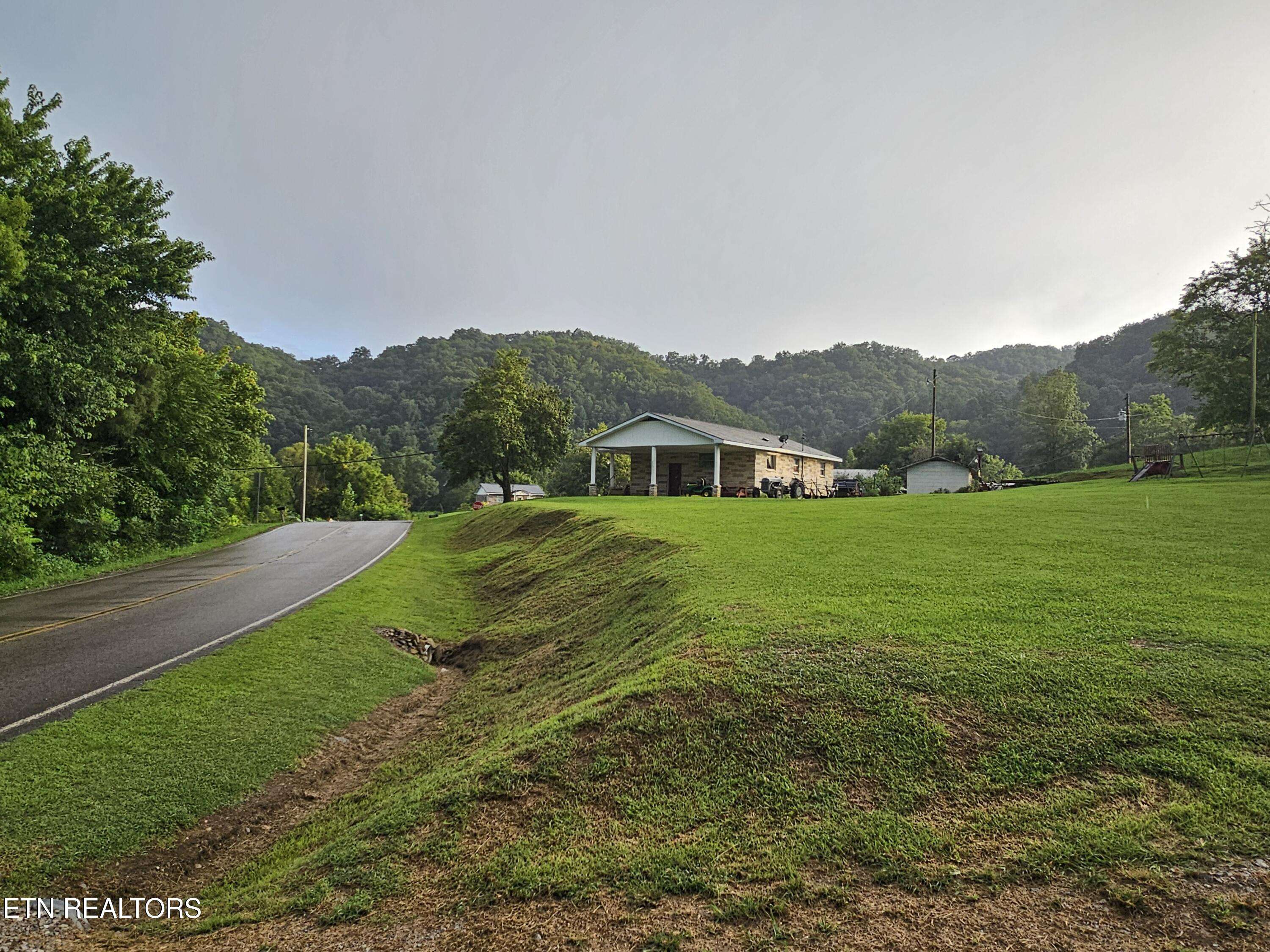 Sneedville, TN 37869,2846 Tazewell Hwy