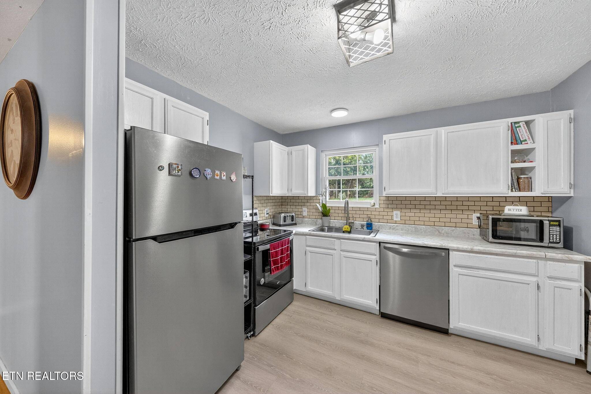 Dandridge, TN 37725,661 Ross DR