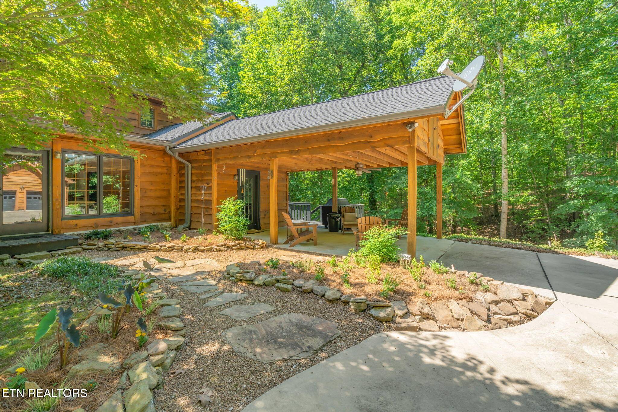 Kingston, TN 37763,907 Paint Rock Ferry Rd