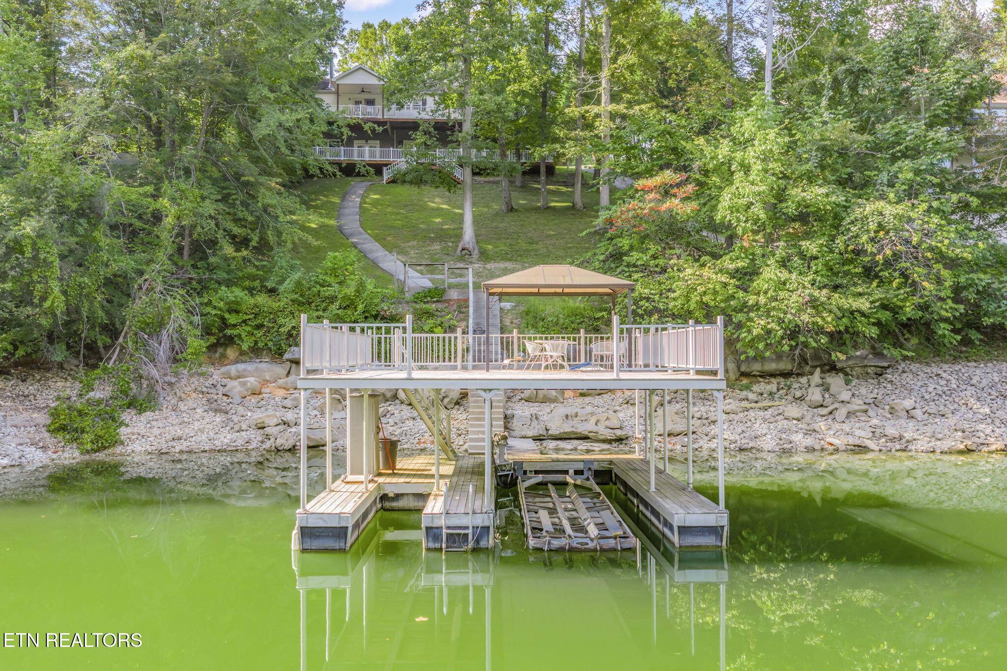 Jacksboro, TN 37757,377 Clear Lake DR