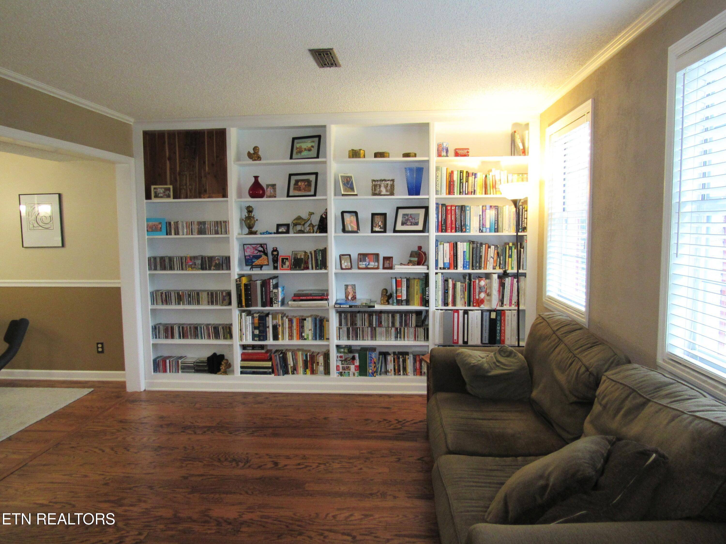 Knoxville, TN 37909,5700 Timbercrest Tr