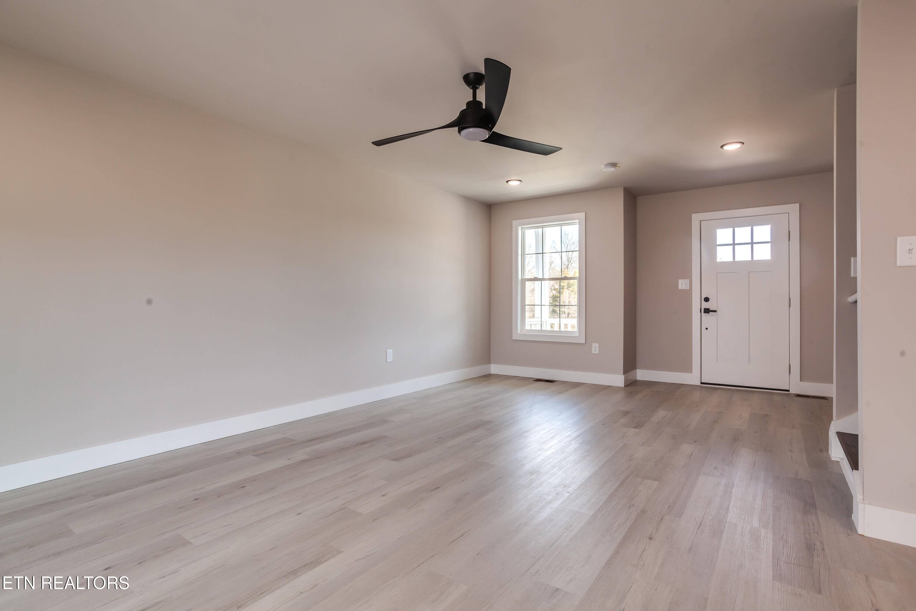 Lafollette, TN 37766,115 Paul LN