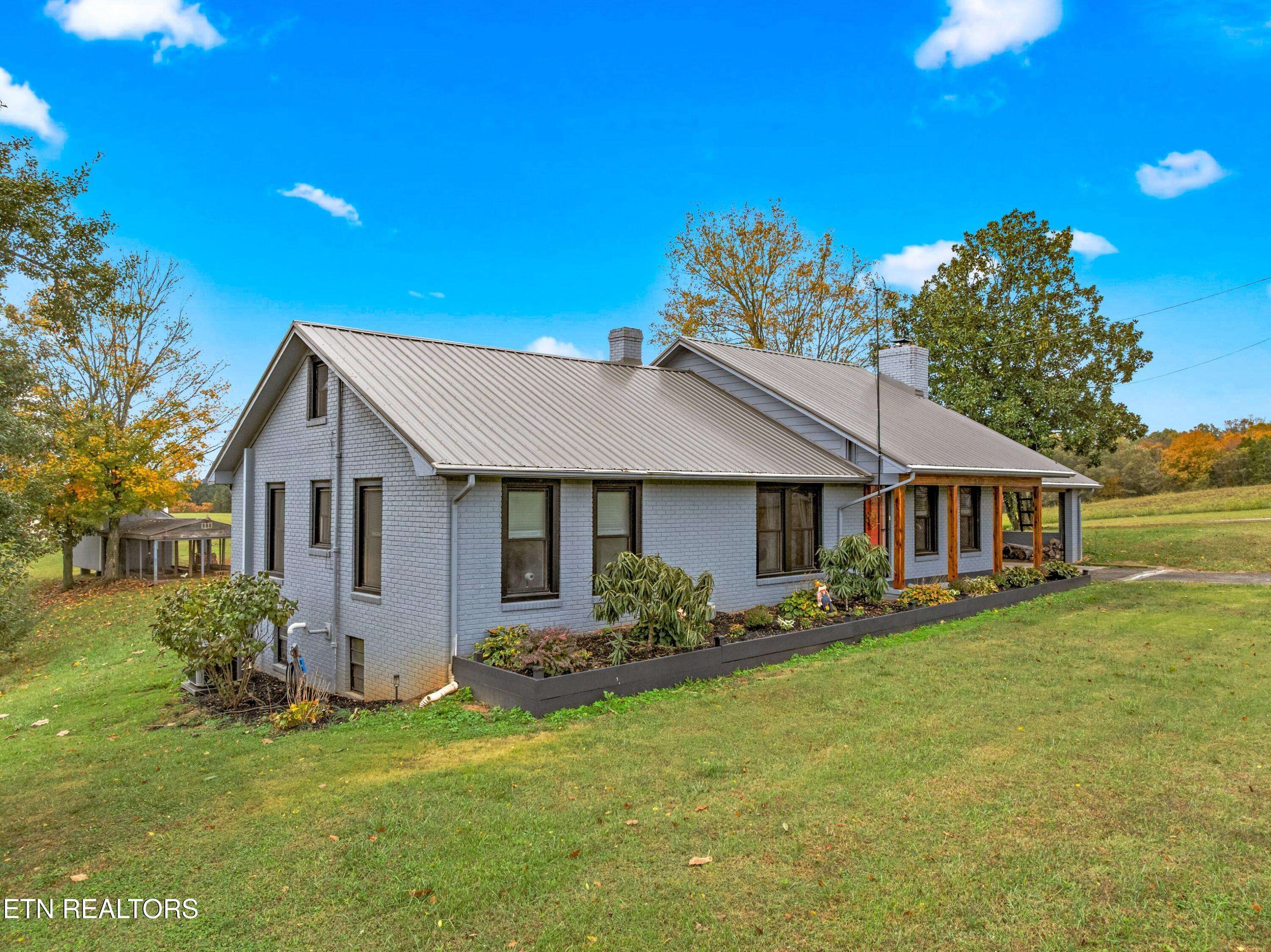 Dandridge, TN 37725,643 Hart Rd