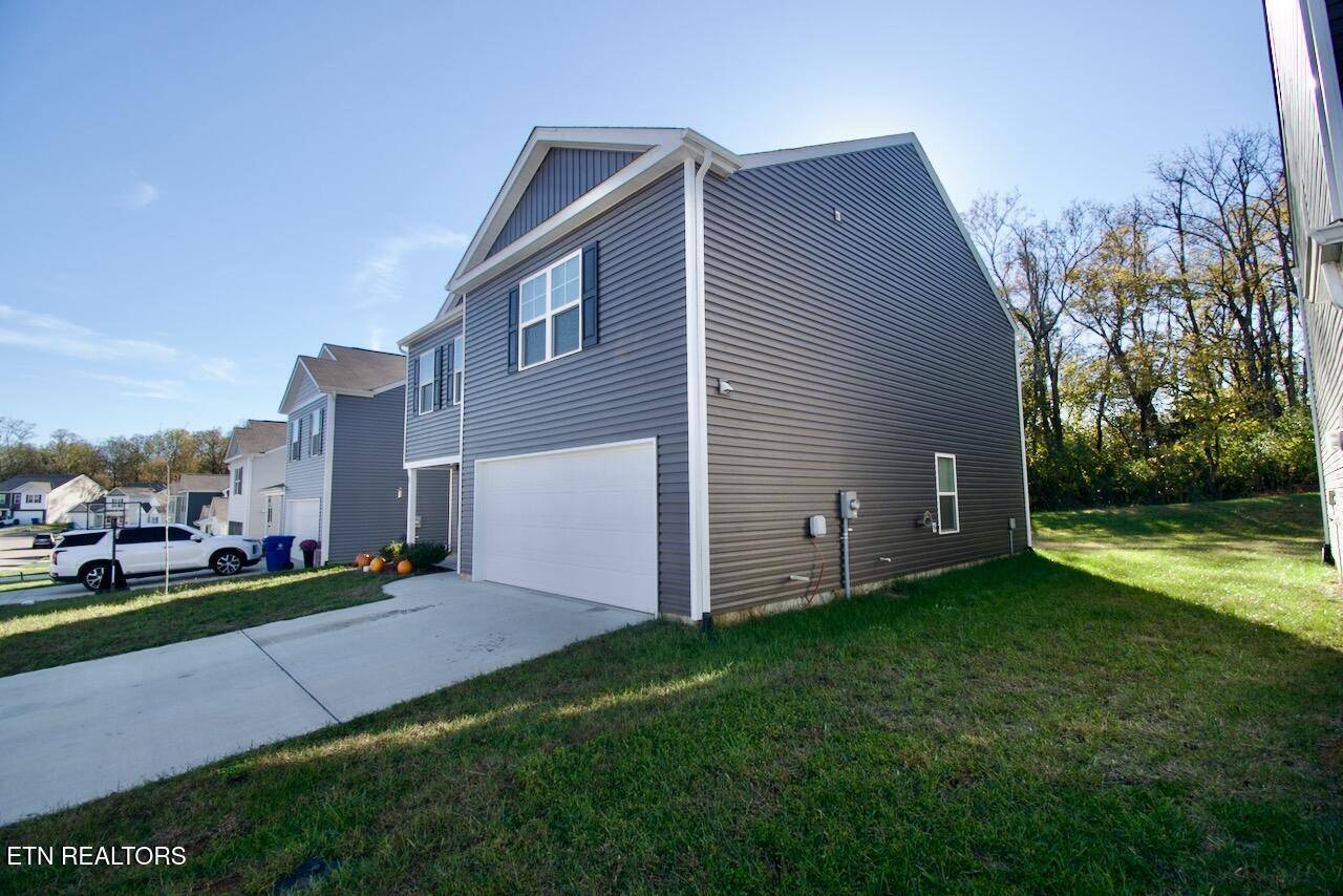 Mascot, TN 37806,9425 River Cane Rd