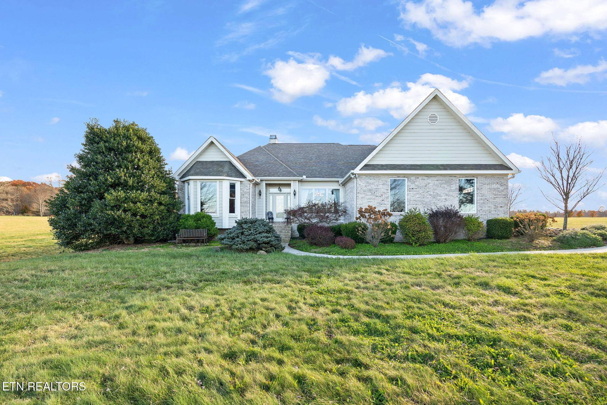 Deer Lodge, TN 37726,135 Austin LN